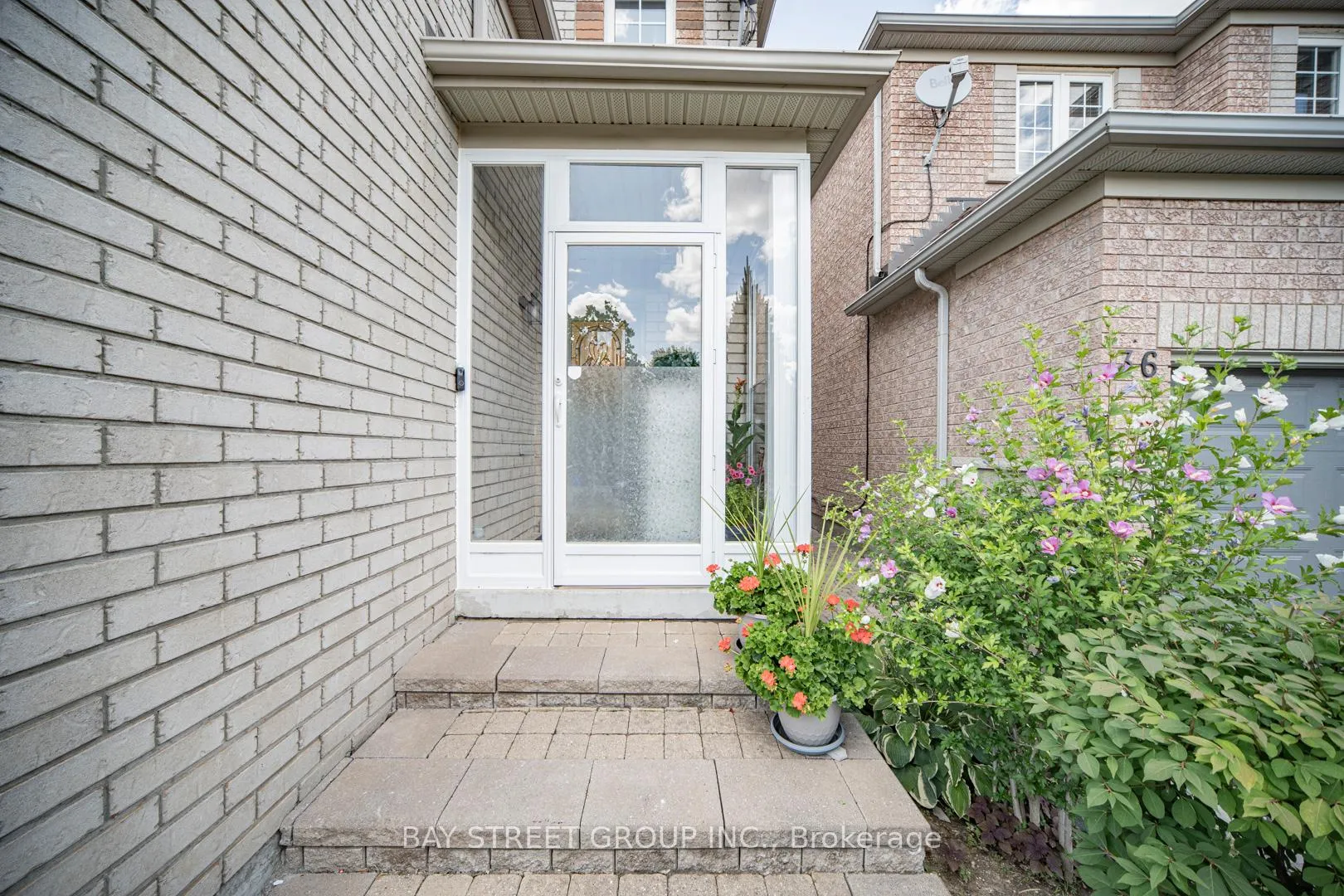 Photo 3 of 34 Greengage Street, Markham, Greensborough — HOMEH
