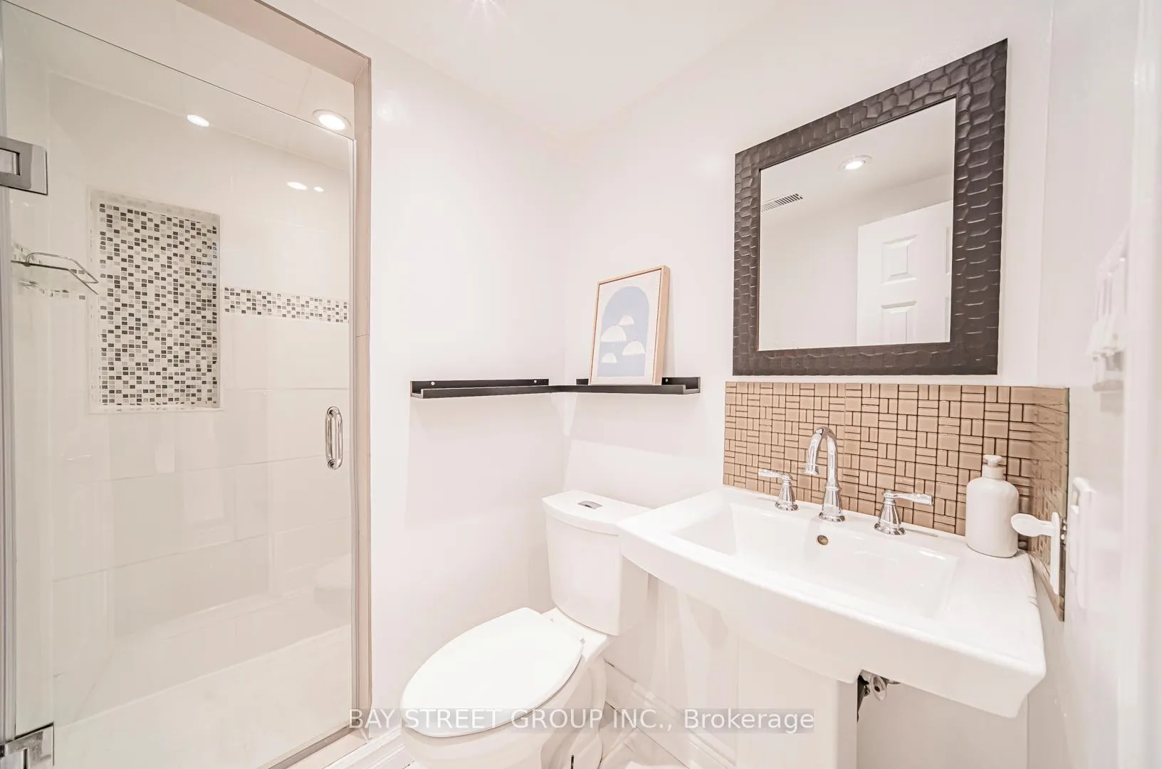 Photo 39 of 34 Greengage Street, Markham, Greensborough — HOMEH