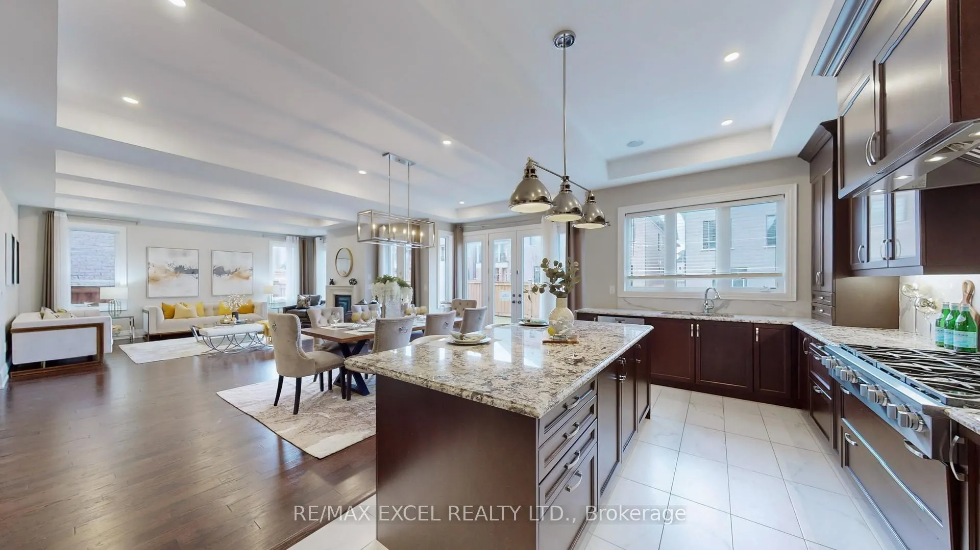 Photo 5 of 101 Farrell Road, Vaughan, Patterson — HOMEH