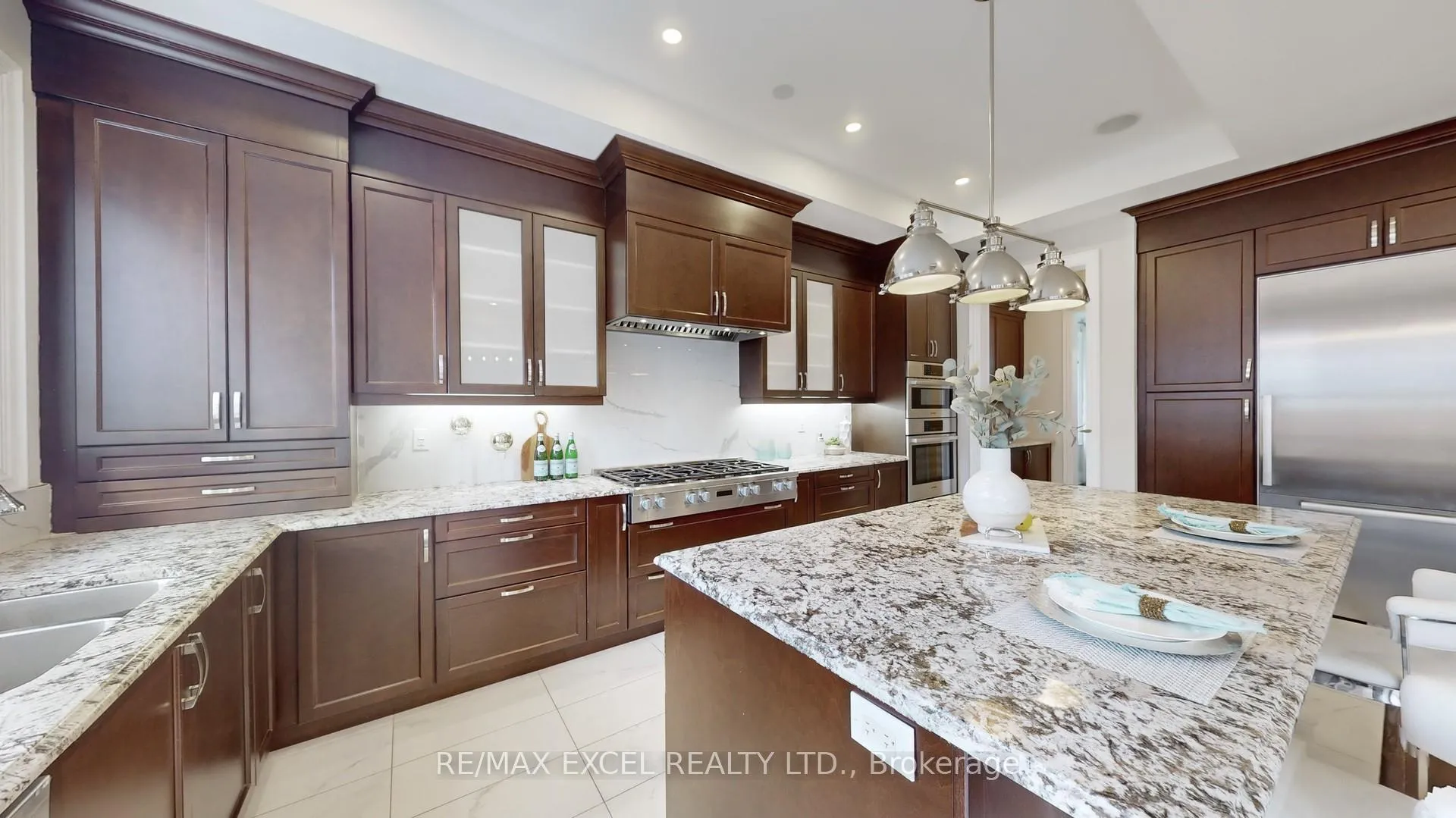 Photo 7 of 101 Farrell Road, Vaughan, Patterson — HOMEH