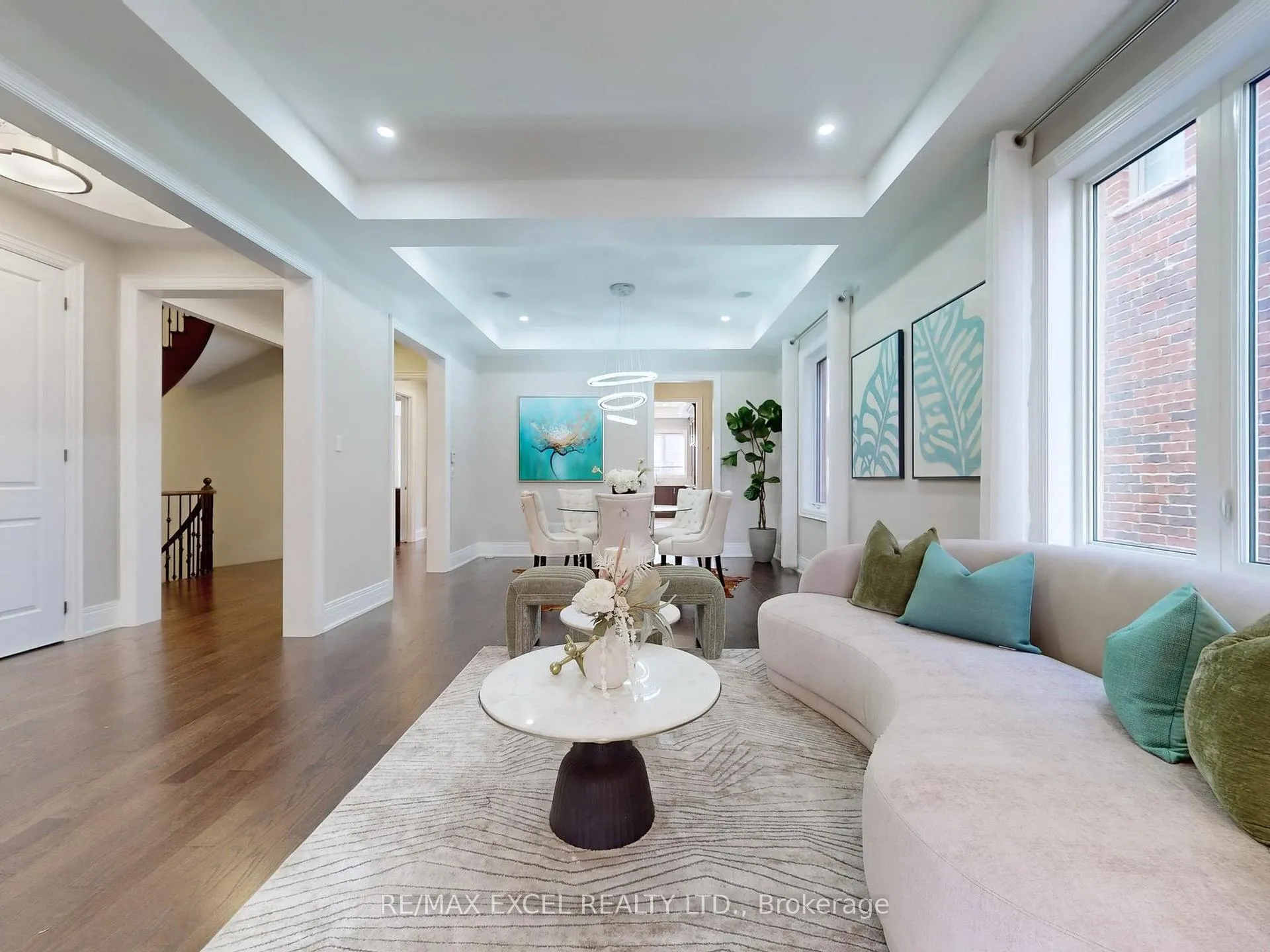 Photo 12 of 101 Farrell Road, Vaughan, Patterson — HOMEH