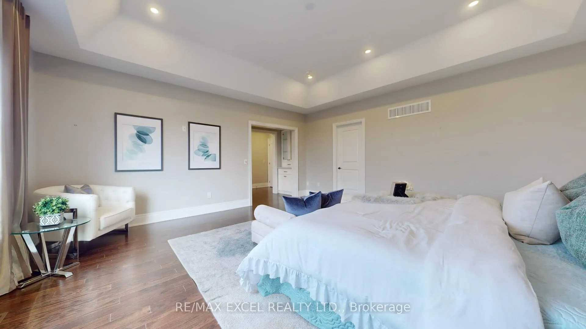 Photo 21 of 101 Farrell Road, Vaughan, Patterson — HOMEH