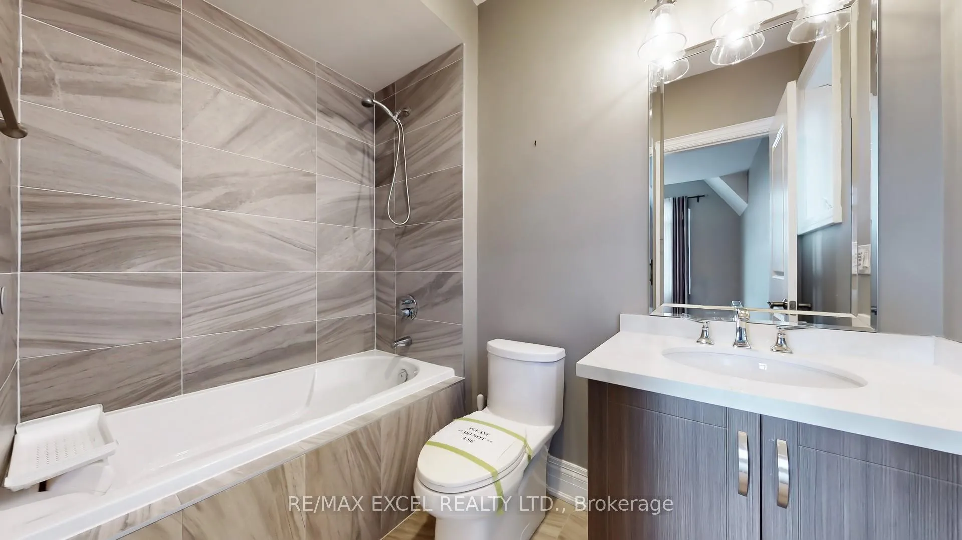 Photo 33 of 101 Farrell Road, Vaughan, Patterson — HOMEH