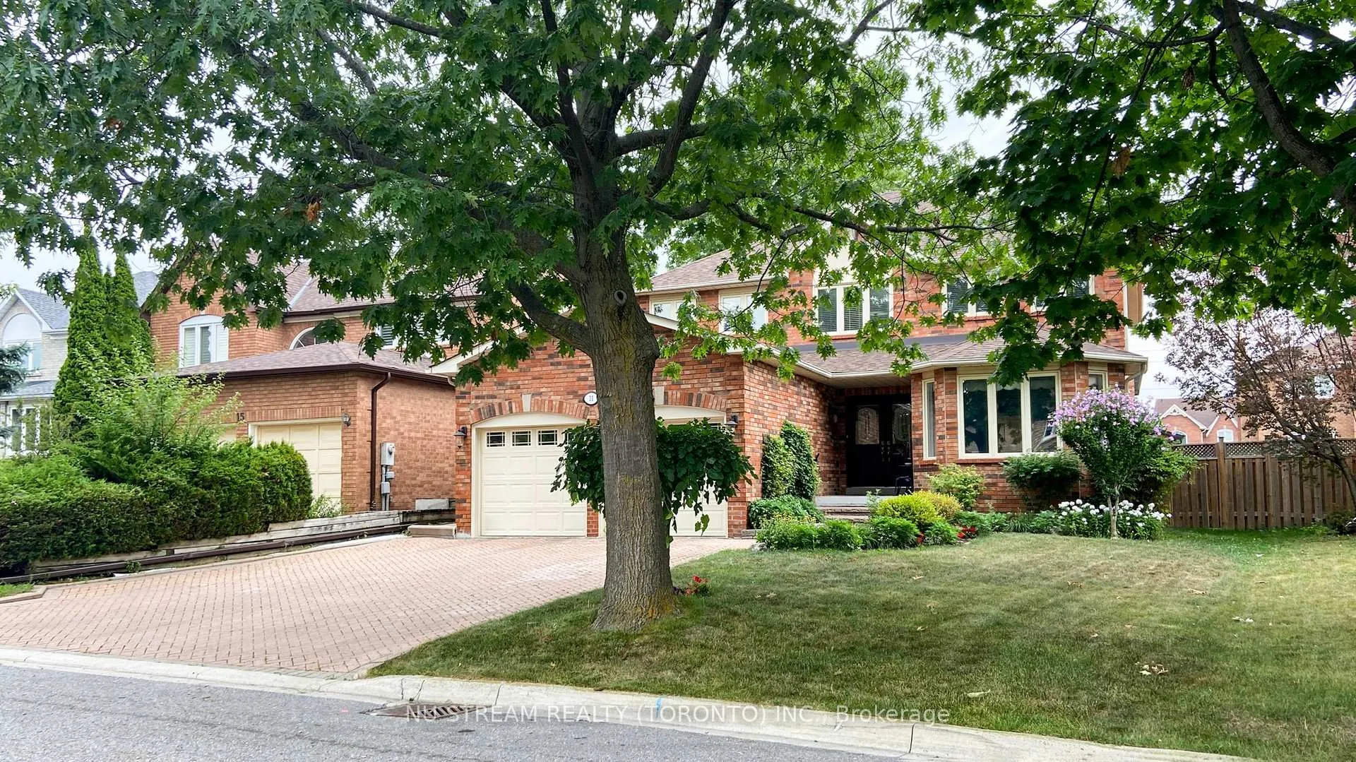 Photo 1 of 11 Quantz Court, Markham, Buttonville — HOMEH