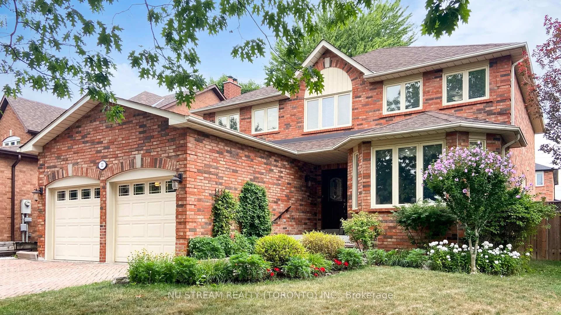 Photo 2 of 11 Quantz Court, Markham, Buttonville — HOMEH