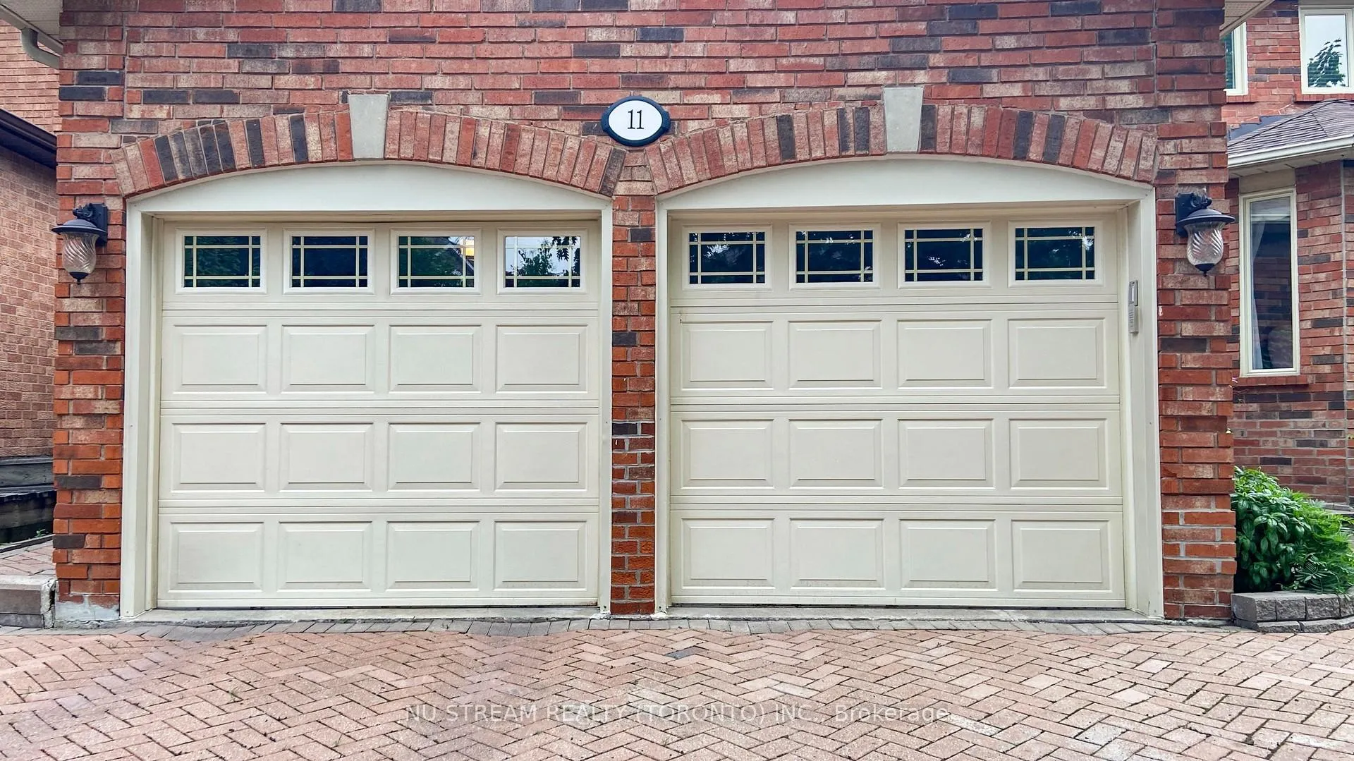 Photo 4 of 11 Quantz Court, Markham, Buttonville — HOMEH