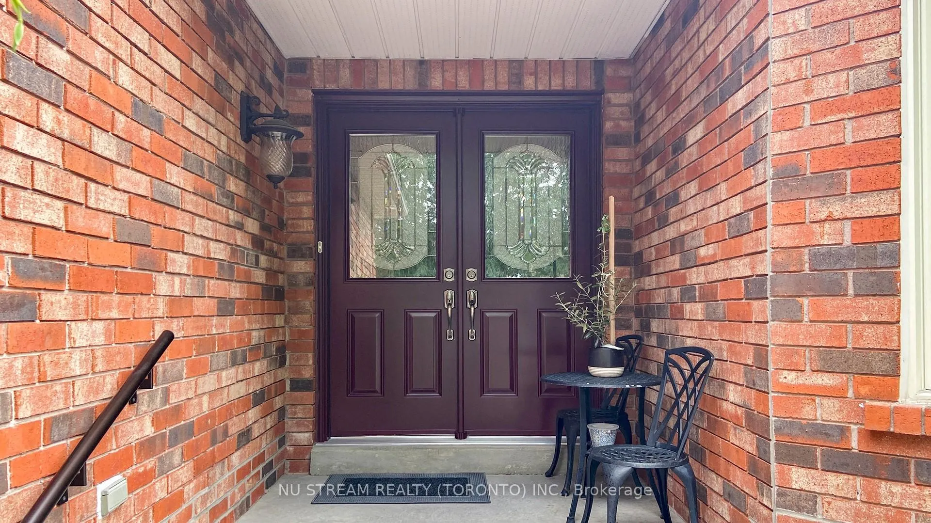 Photo 5 of 11 Quantz Court, Markham, Buttonville — HOMEH