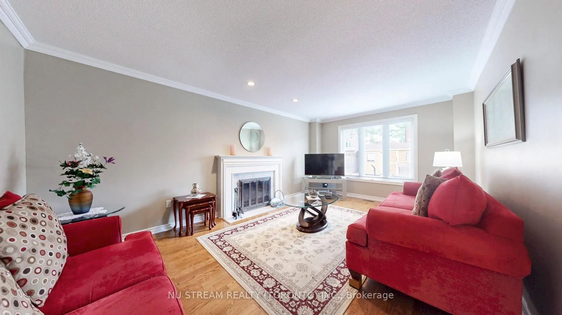 Photo 8 of 11 Quantz Court, Markham, Buttonville — HOMEH