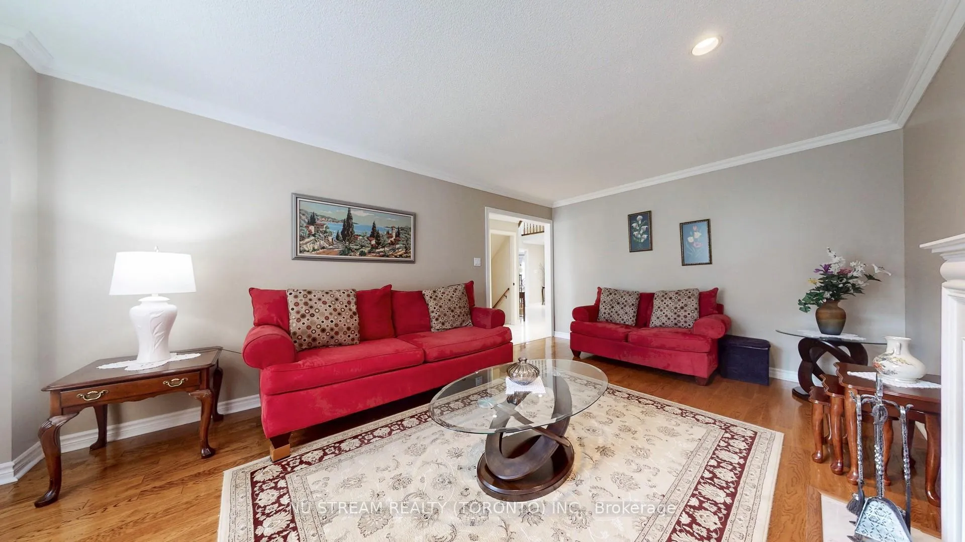 Photo 9 of 11 Quantz Court, Markham, Buttonville — HOMEH