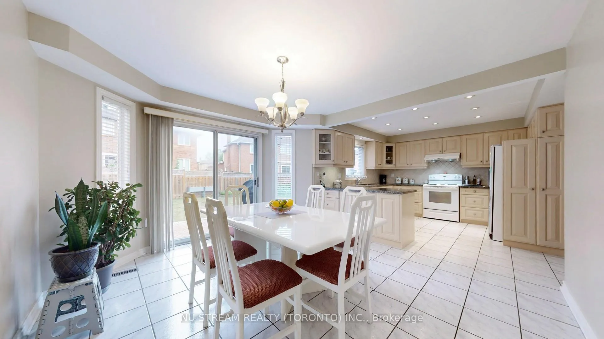 Photo 15 of 11 Quantz Court, Markham, Buttonville — HOMEH