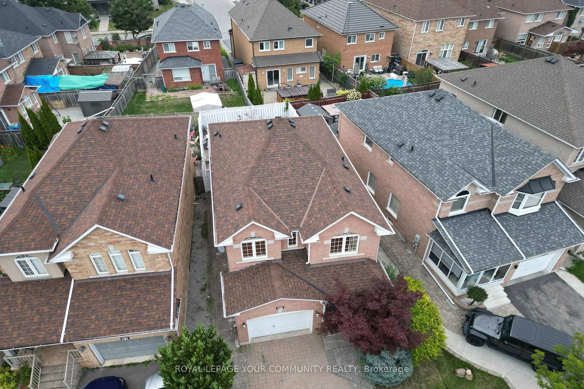 Photo 5 of 80 Eddington Place, Vaughan, Maple — HOMEH