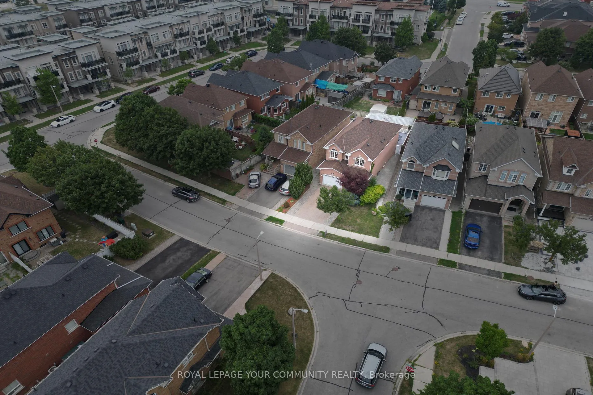 Photo 6 of 80 Eddington Place, Vaughan, Maple — HOMEH