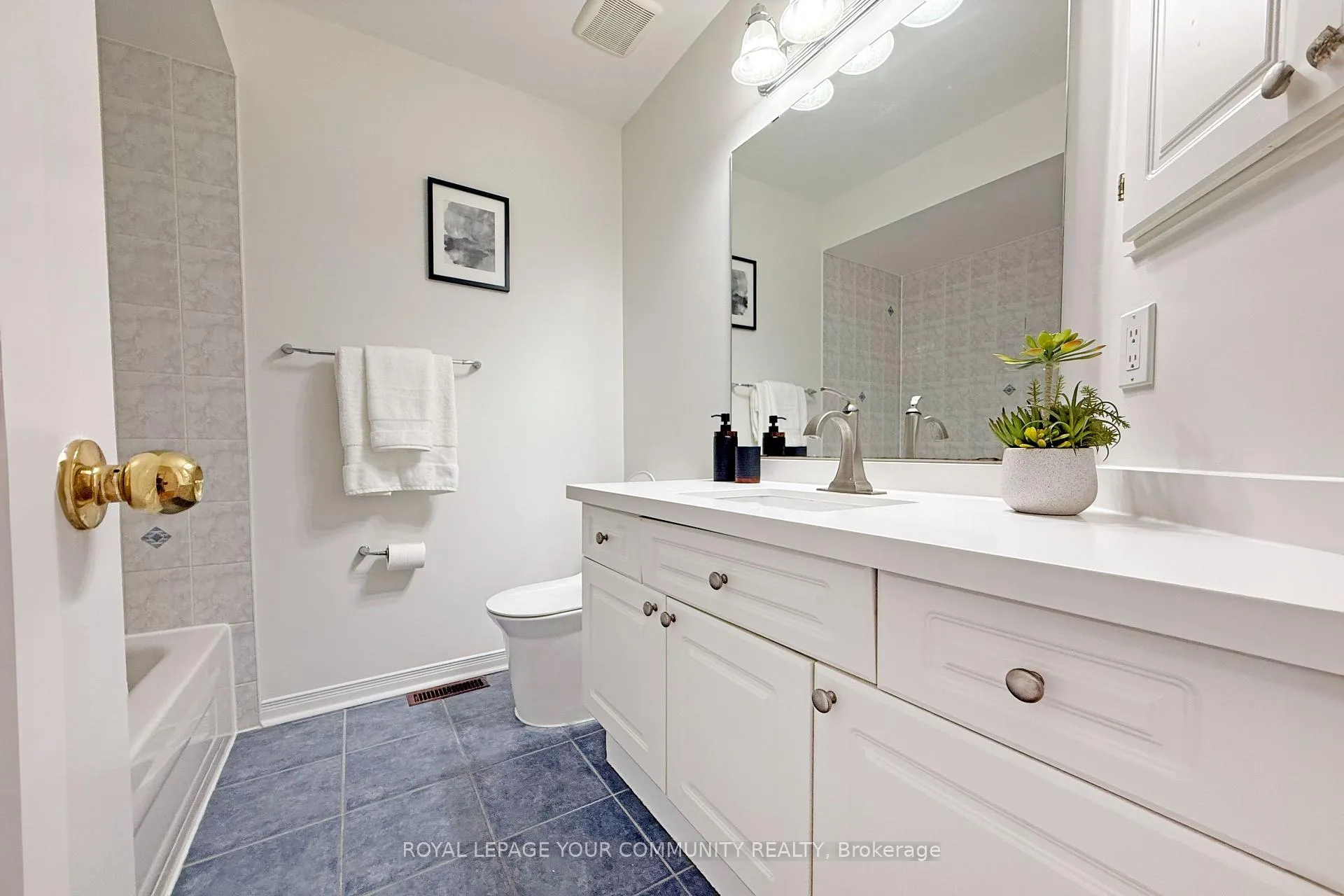 Photo 21 of 80 Eddington Place, Vaughan, Maple — HOMEH