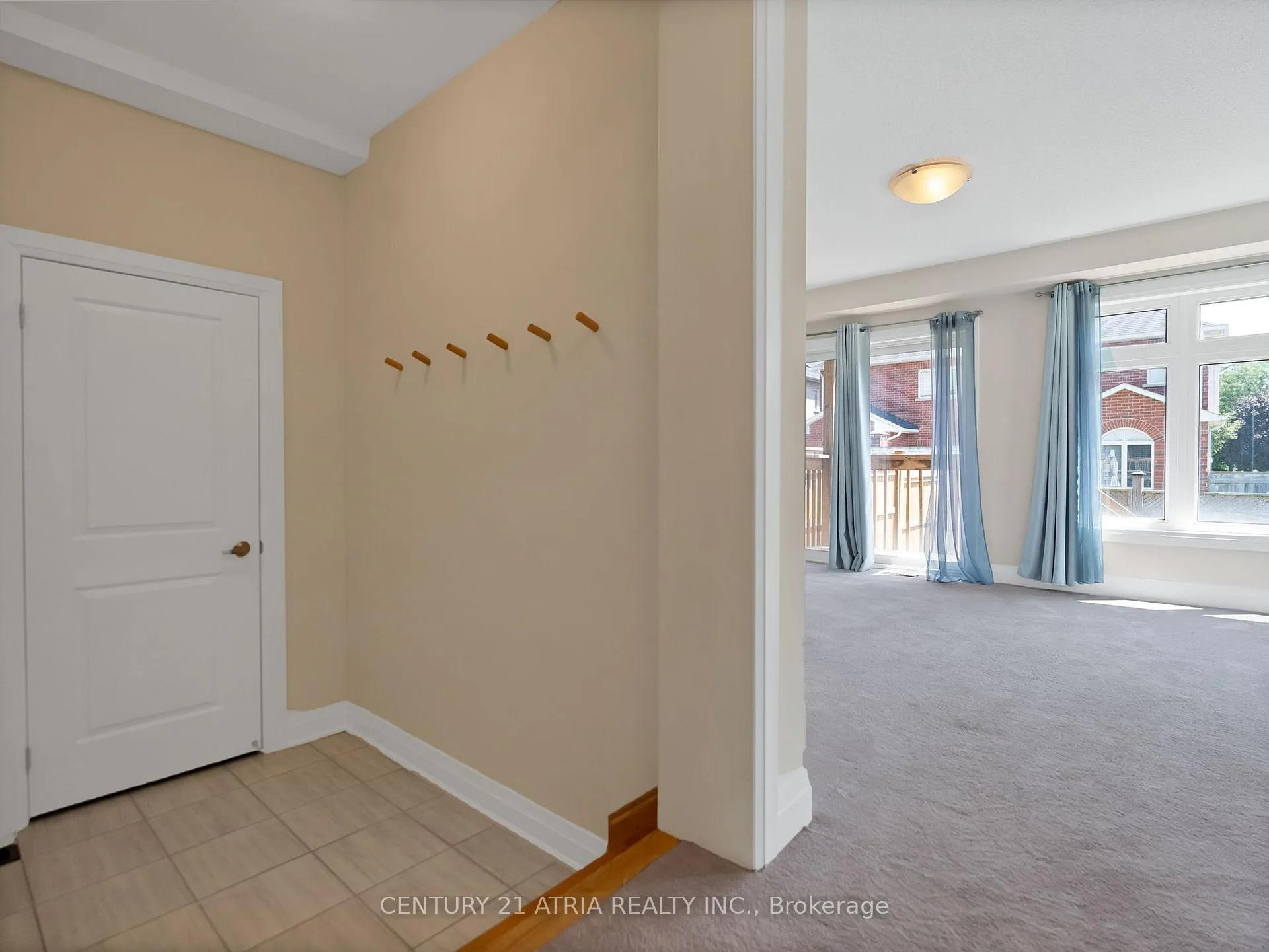 Photo 5 of 101 Gridiron Gate, Vaughan, Vellore Village — HOMEH