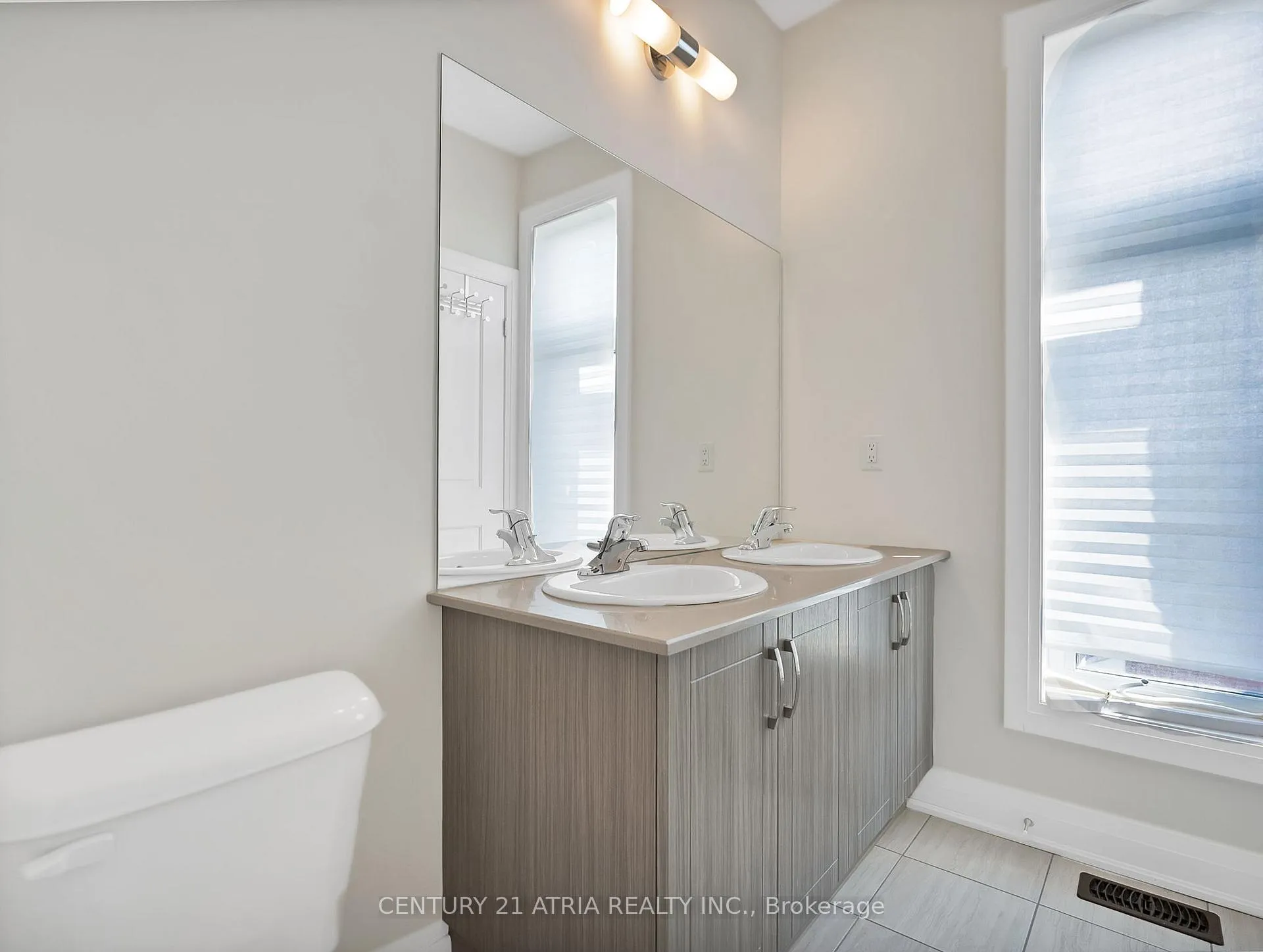 Photo 21 of 101 Gridiron Gate, Vaughan, Vellore Village — HOMEH