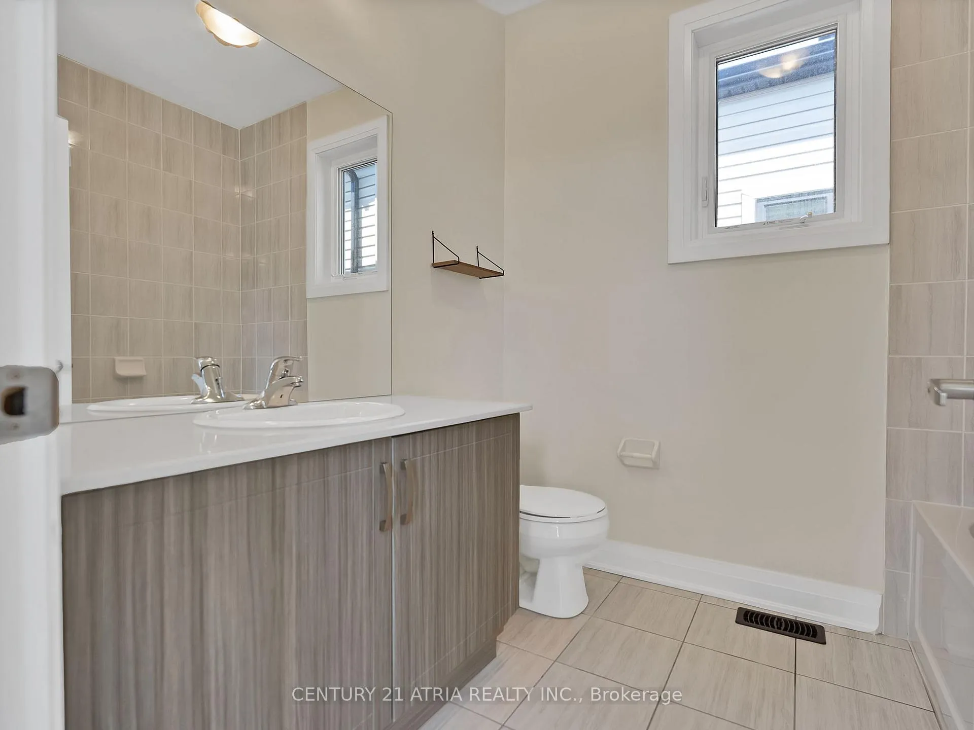 Photo 31 of 101 Gridiron Gate, Vaughan, Vellore Village — HOMEH