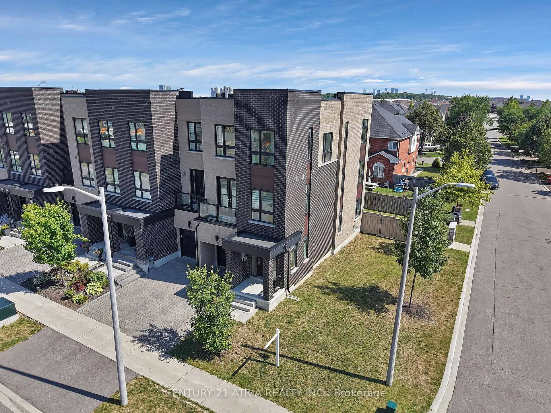 Photo 38 of 101 Gridiron Gate, Vaughan, Vellore Village — HOMEH