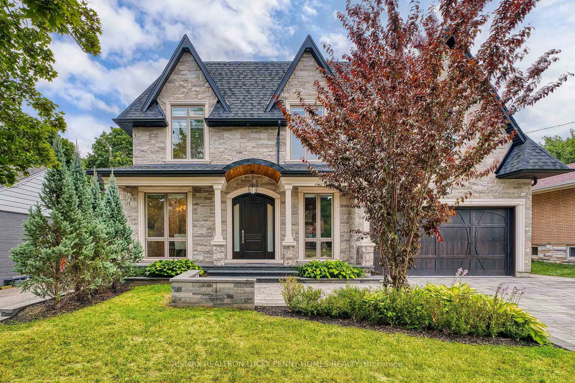 Photo 3 of 25 Talisman Crescent, Markham, Old Markham Village — HOMEH