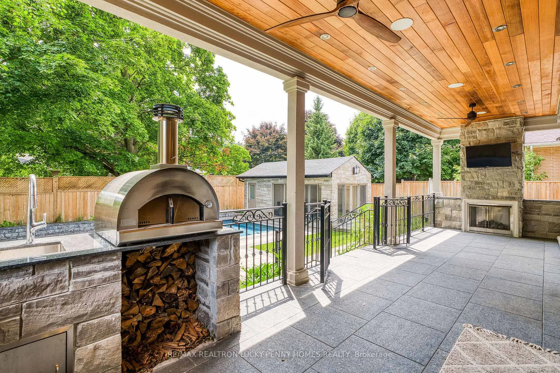 Photo 20 of 25 Talisman Crescent, Markham, Old Markham Village — HOMEH