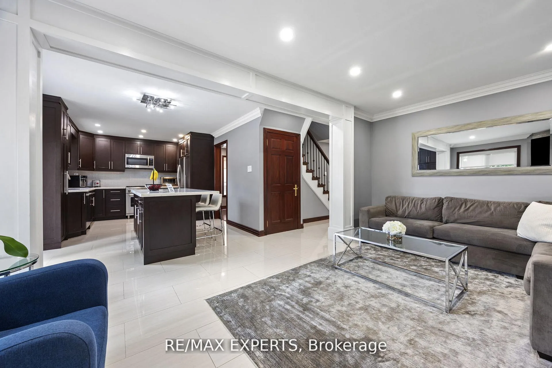 Photo 11 of 18 Castlepoint Drive, Vaughan, Elder Mills — HOMEH