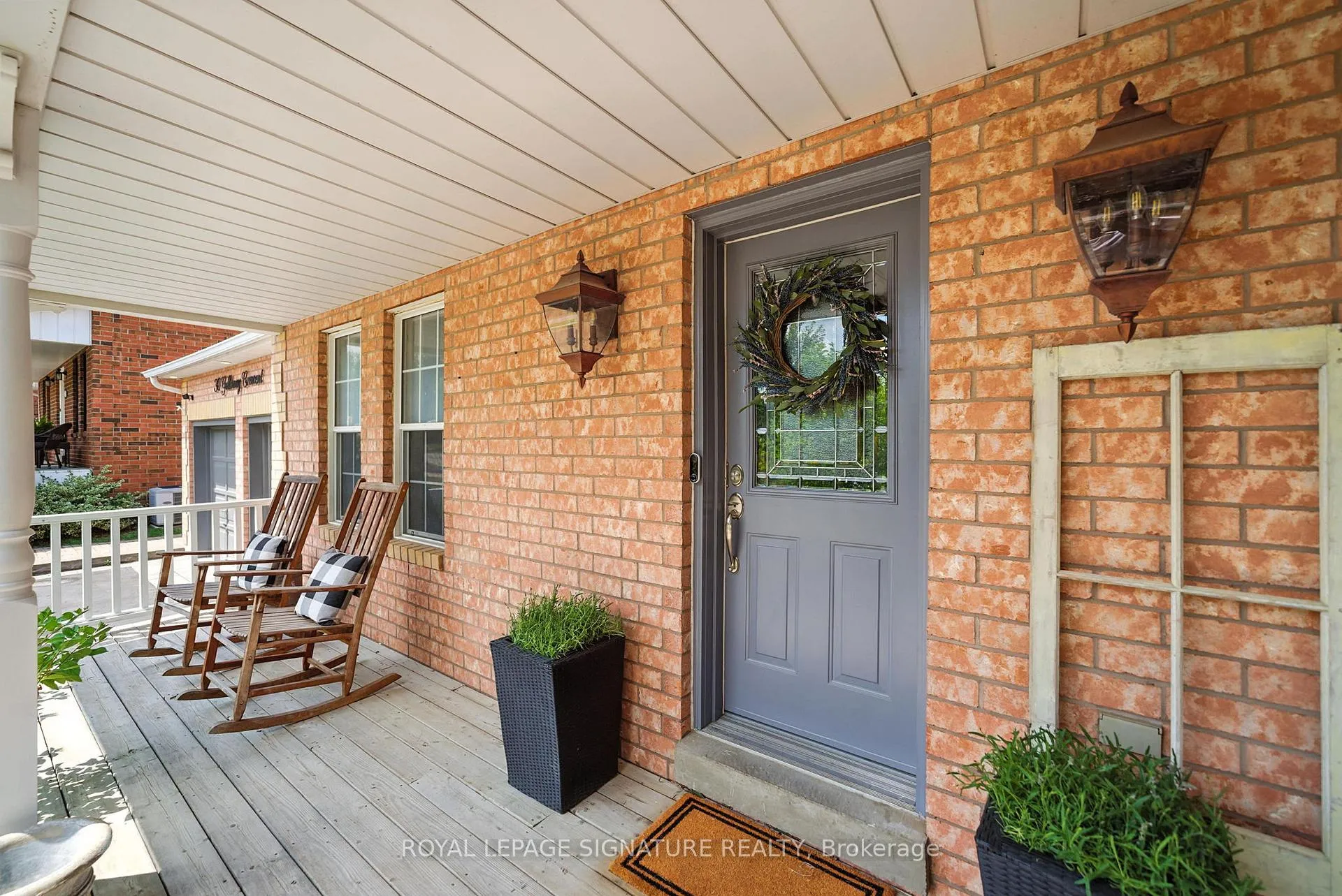 Photo 2 of 30 Galloway Crescent, Uxbridge — HOMEH