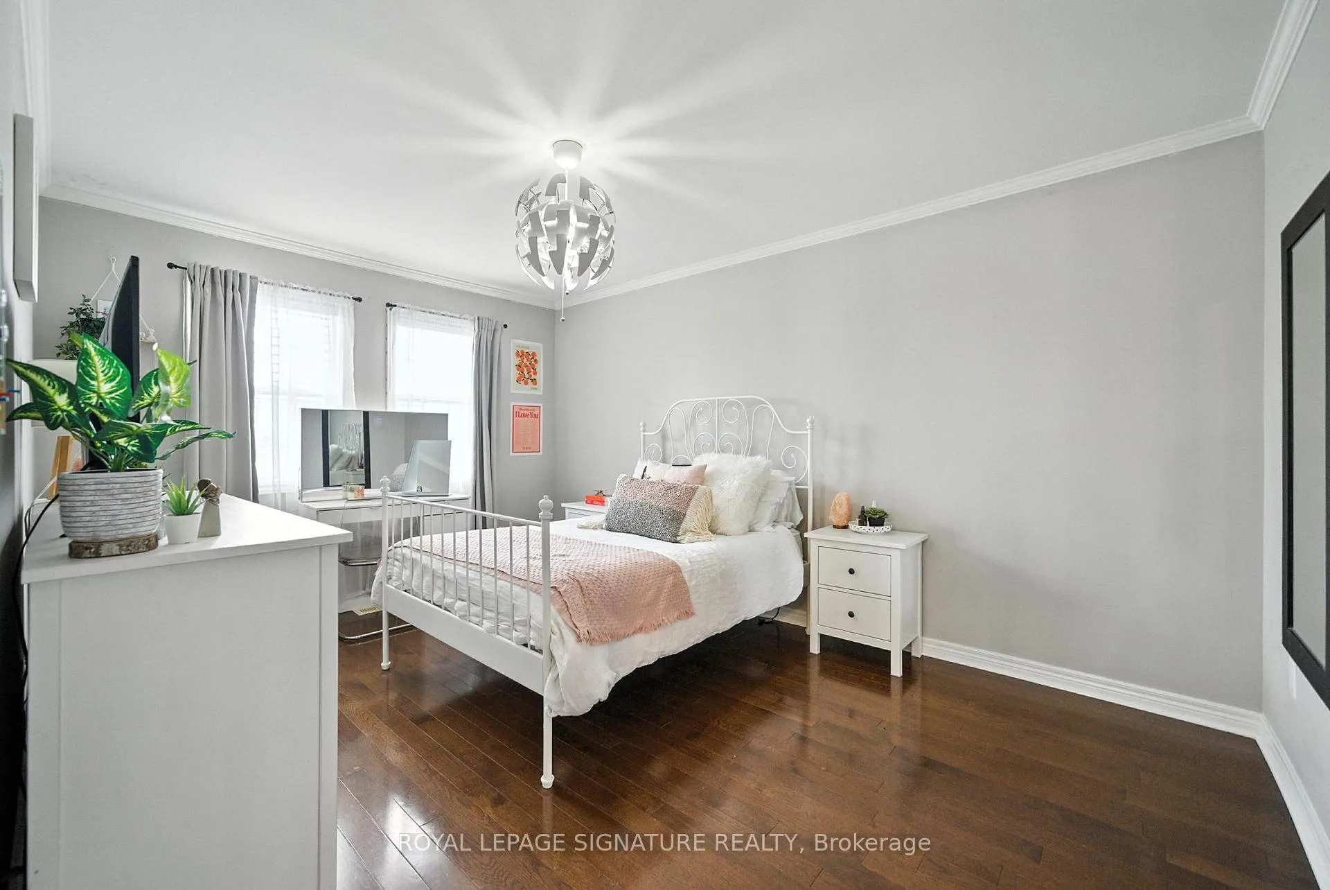 Photo 24 of 30 Galloway Crescent, Uxbridge — HOMEH