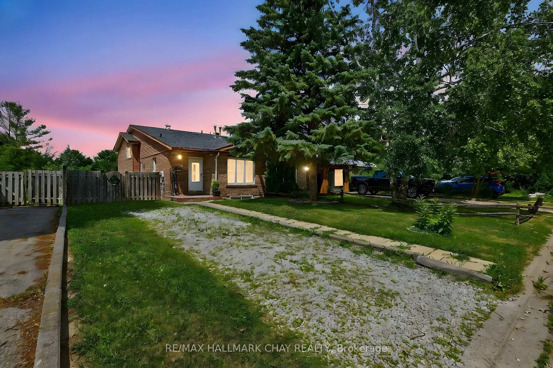 Photo 1 of 30 Smyth Crescent, New Tecumseth, Beeton — HOMEH