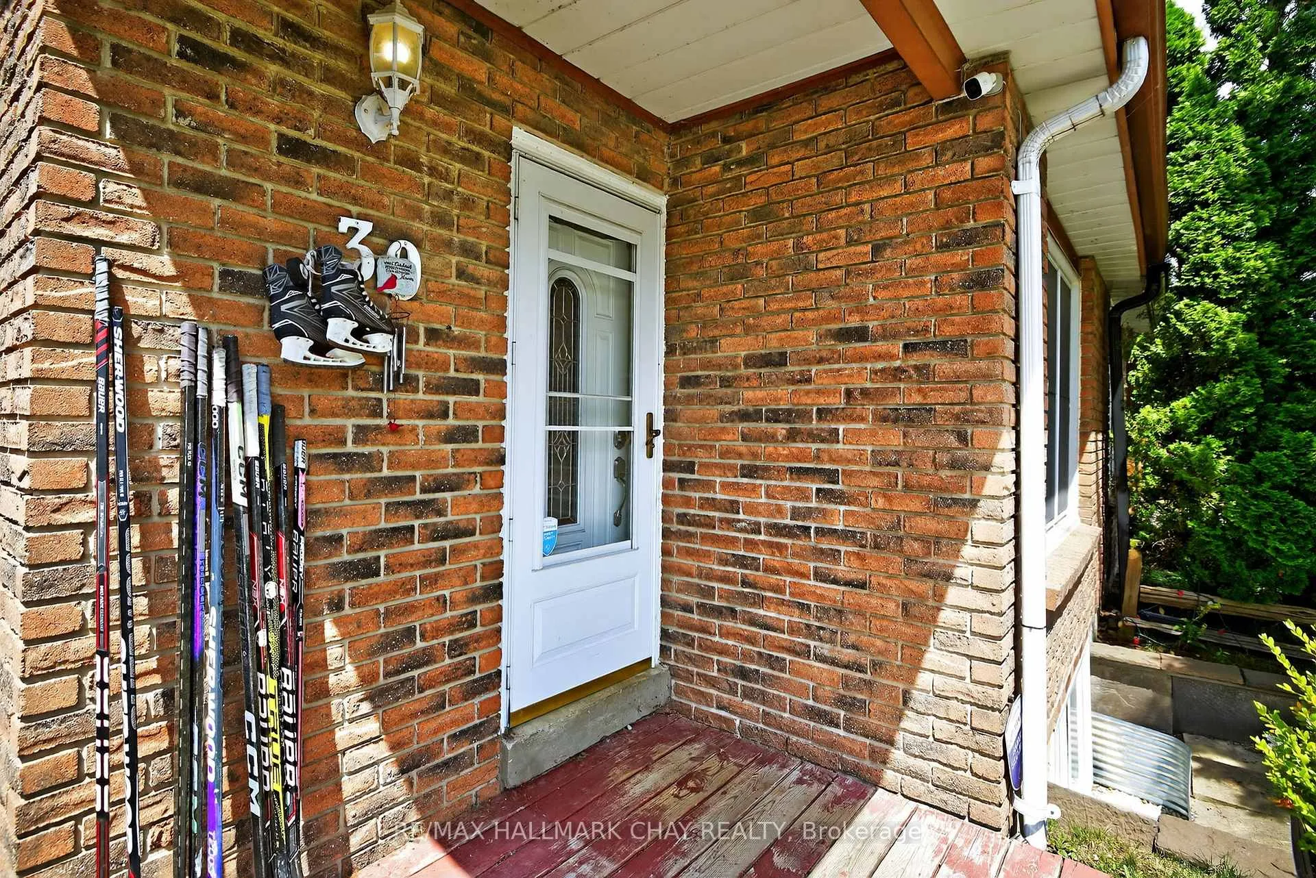 Photo 4 of 30 Smyth Crescent, New Tecumseth, Beeton — HOMEH