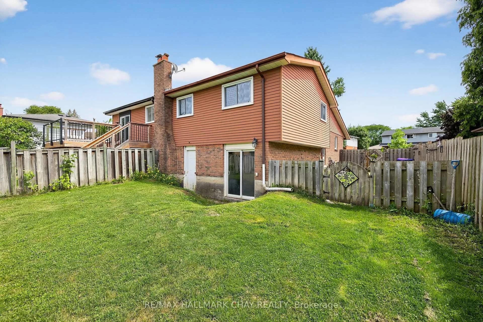 Photo 43 of 30 Smyth Crescent, New Tecumseth, Beeton — HOMEH