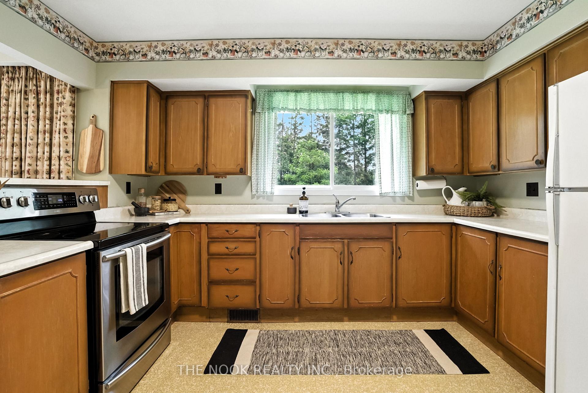 Photo 14 of 2123 Trulls Road, Clarington, Courtice — HOMEH