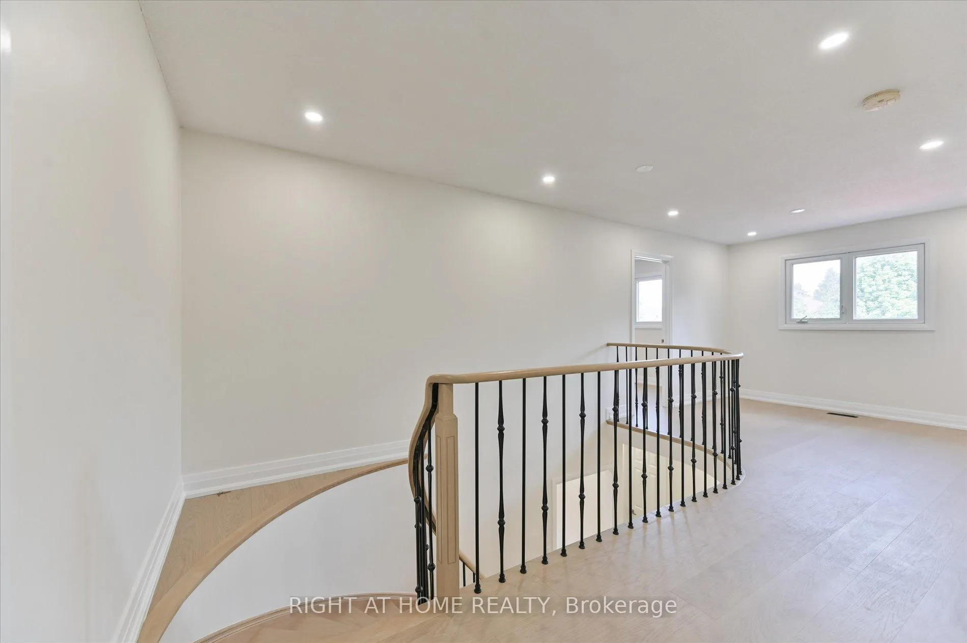Photo 22 of 40 Norman Ross Drive, Markham, Middlefield — HOMEH