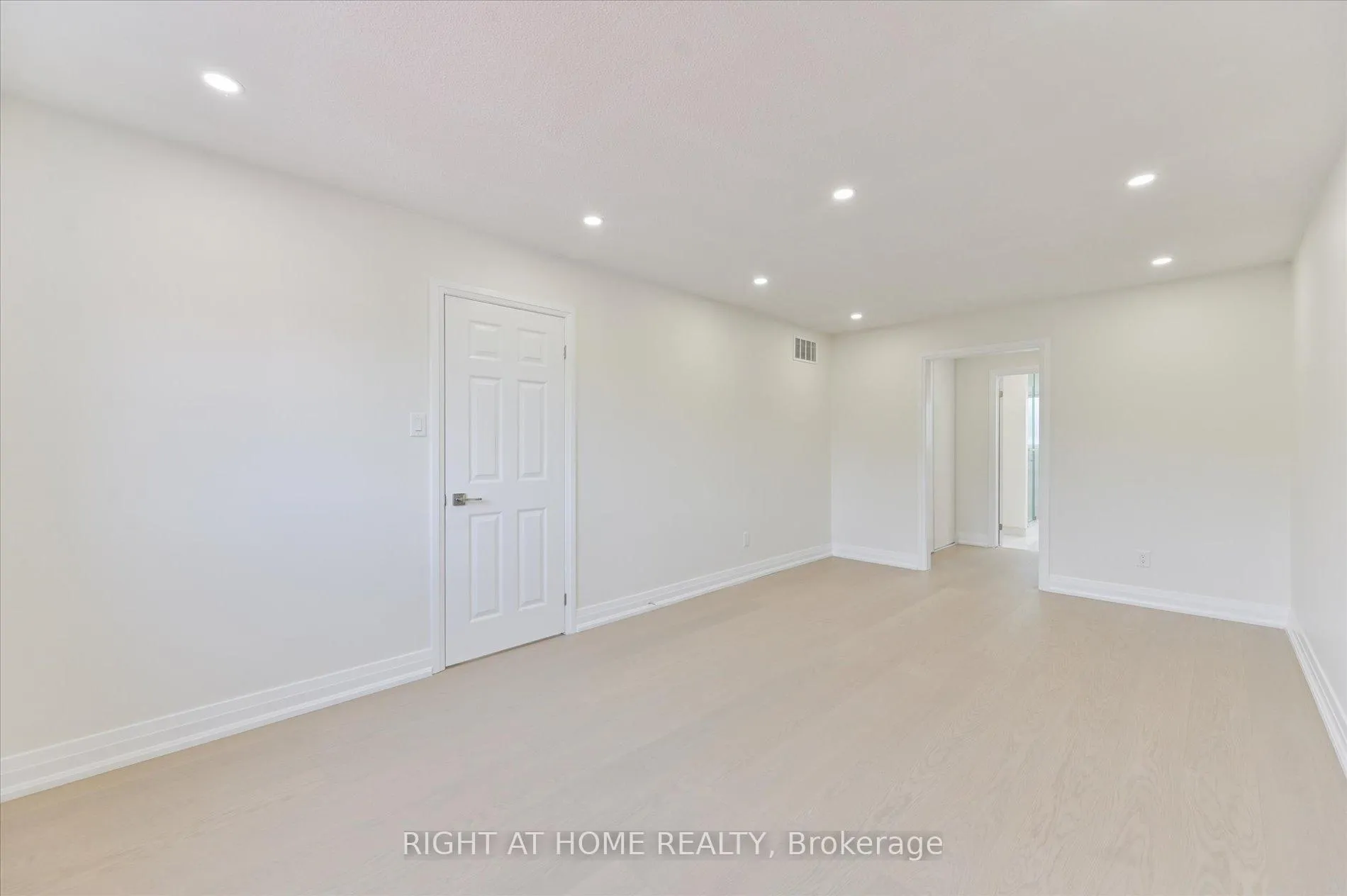 Photo 26 of 40 Norman Ross Drive, Markham, Middlefield — HOMEH