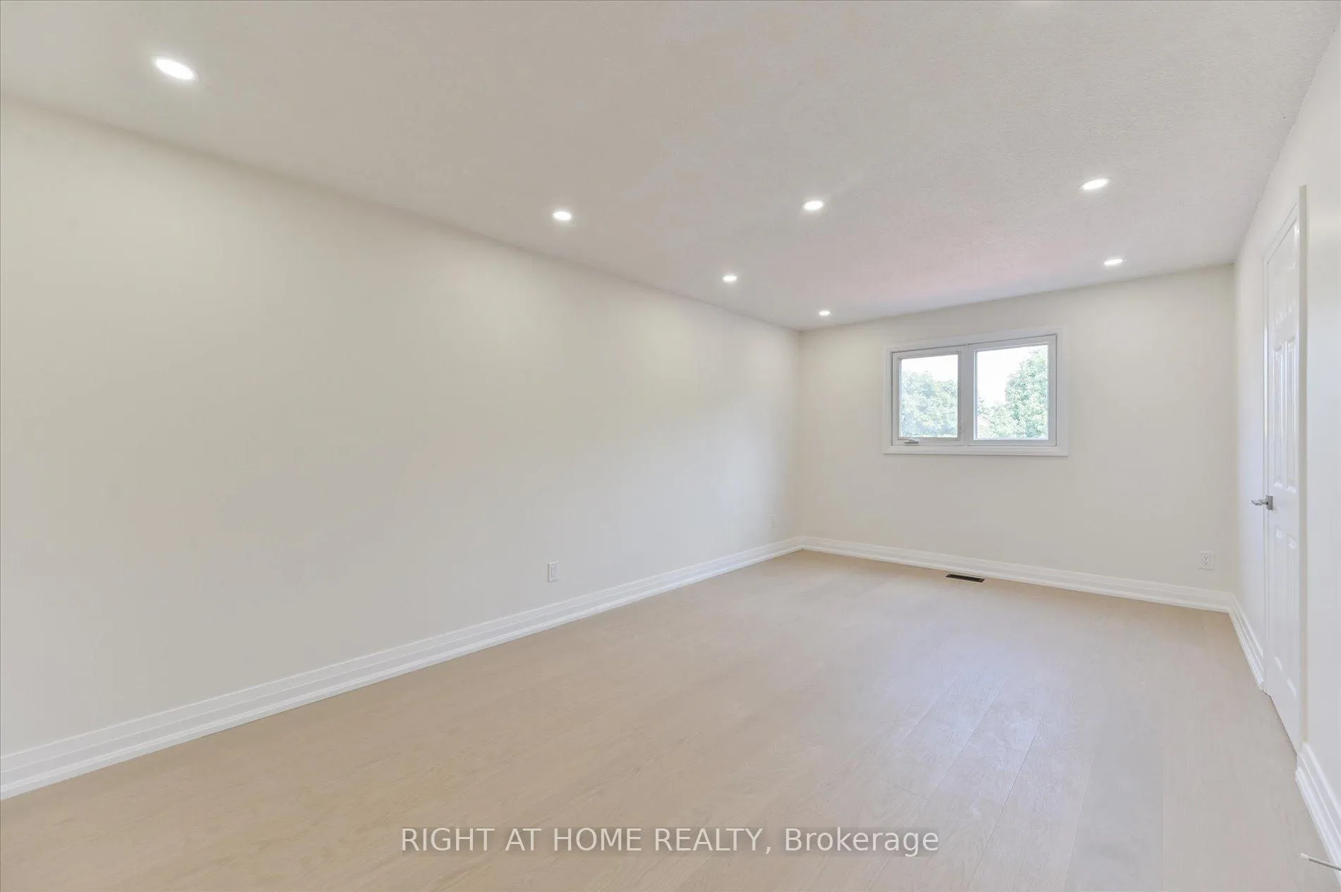 Photo 27 of 40 Norman Ross Drive, Markham, Middlefield — HOMEH