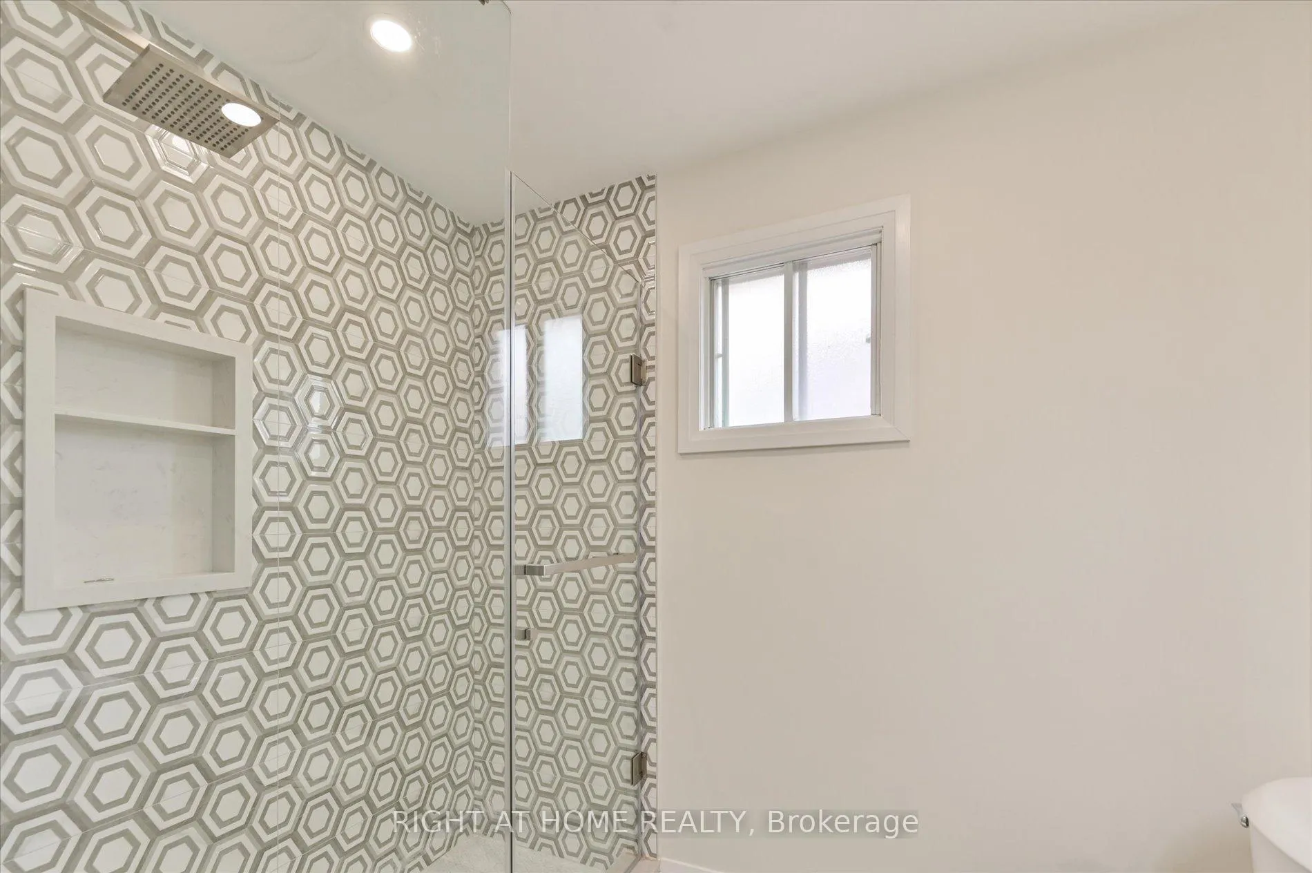 Photo 36 of 40 Norman Ross Drive, Markham, Middlefield — HOMEH