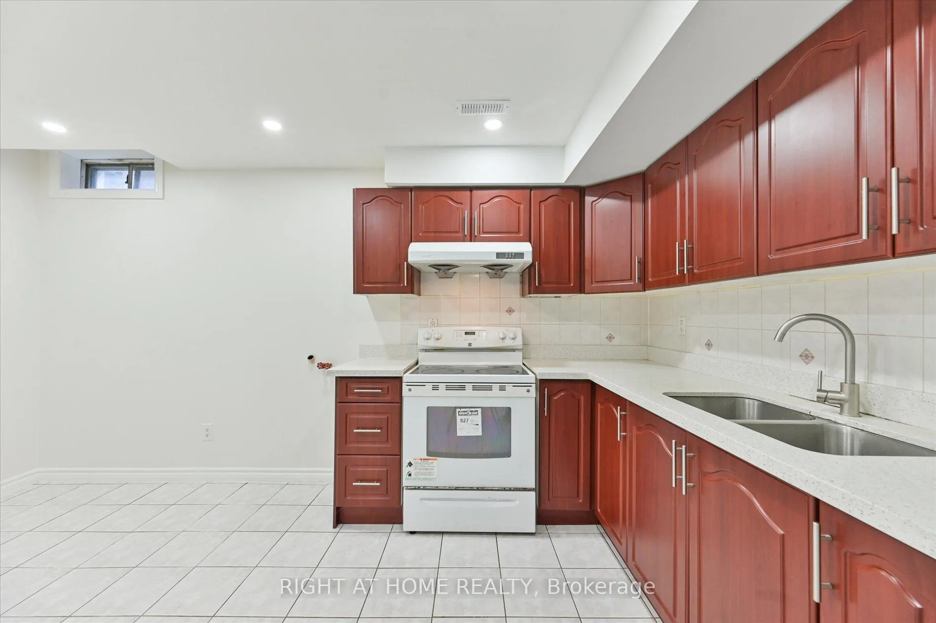 Photo 42 of 40 Norman Ross Drive, Markham, Middlefield — HOMEH