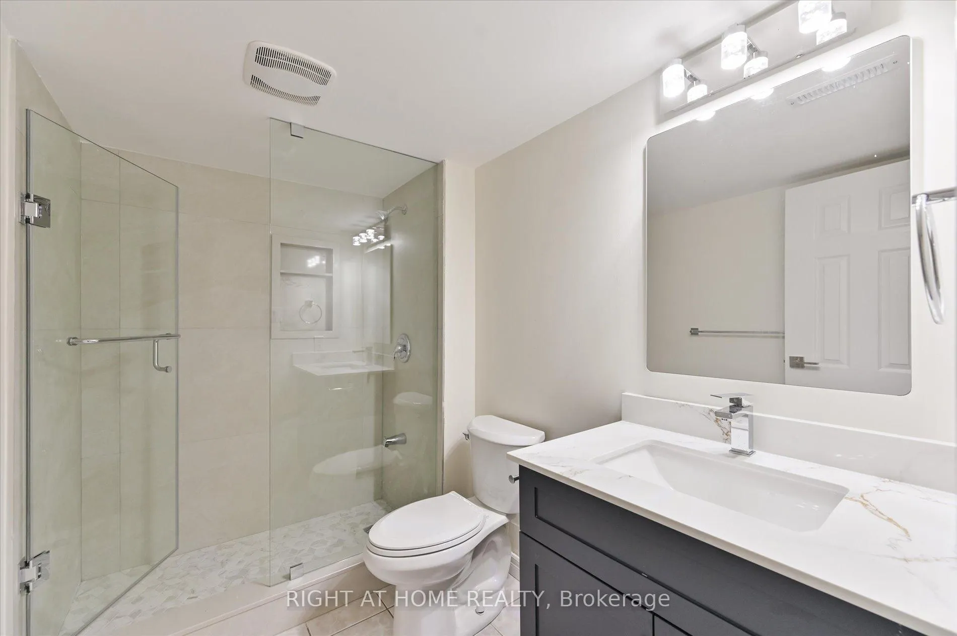 Photo 45 of 40 Norman Ross Drive, Markham, Middlefield — HOMEH