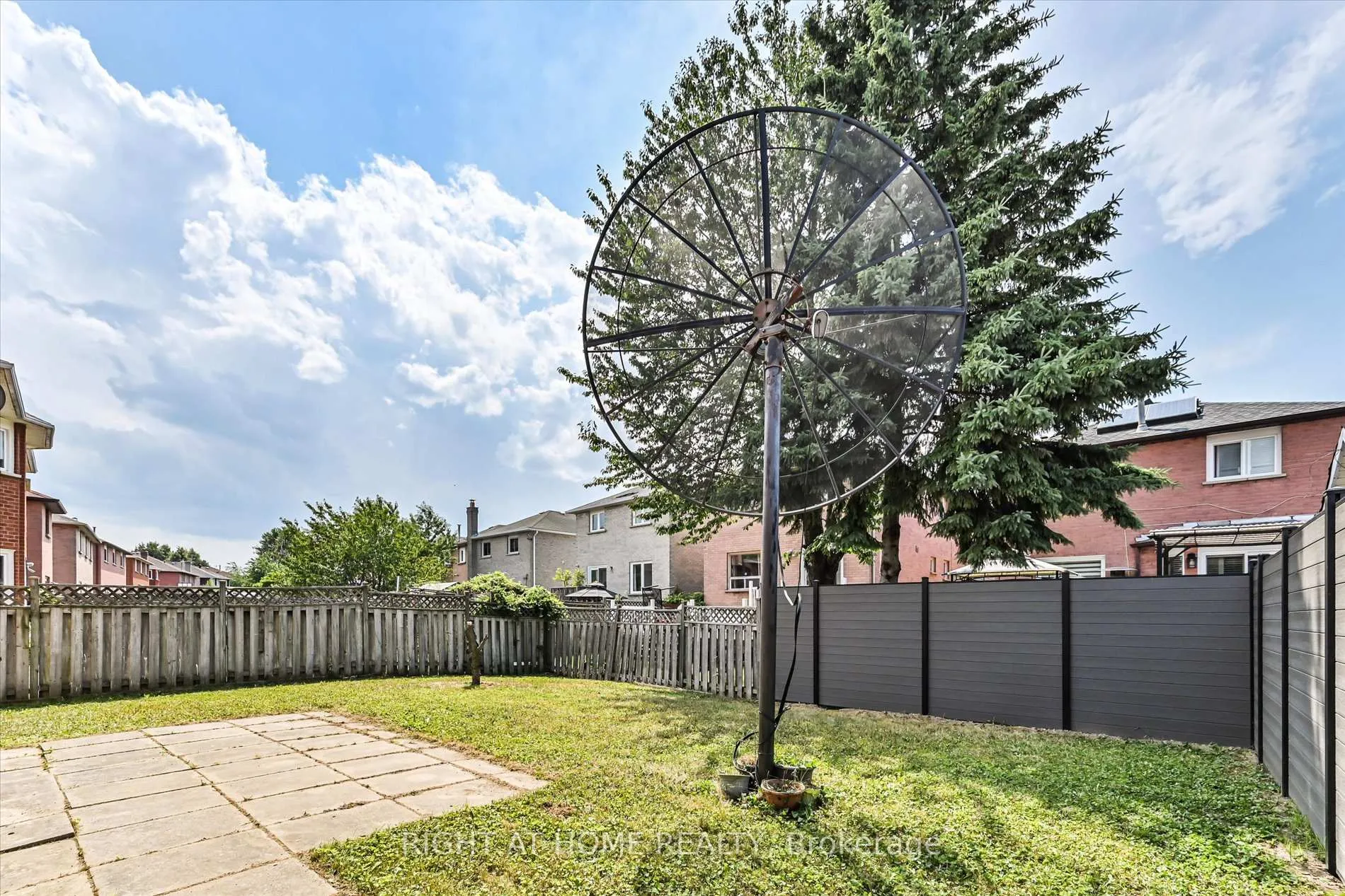 Photo 48 of 40 Norman Ross Drive, Markham, Middlefield — HOMEH