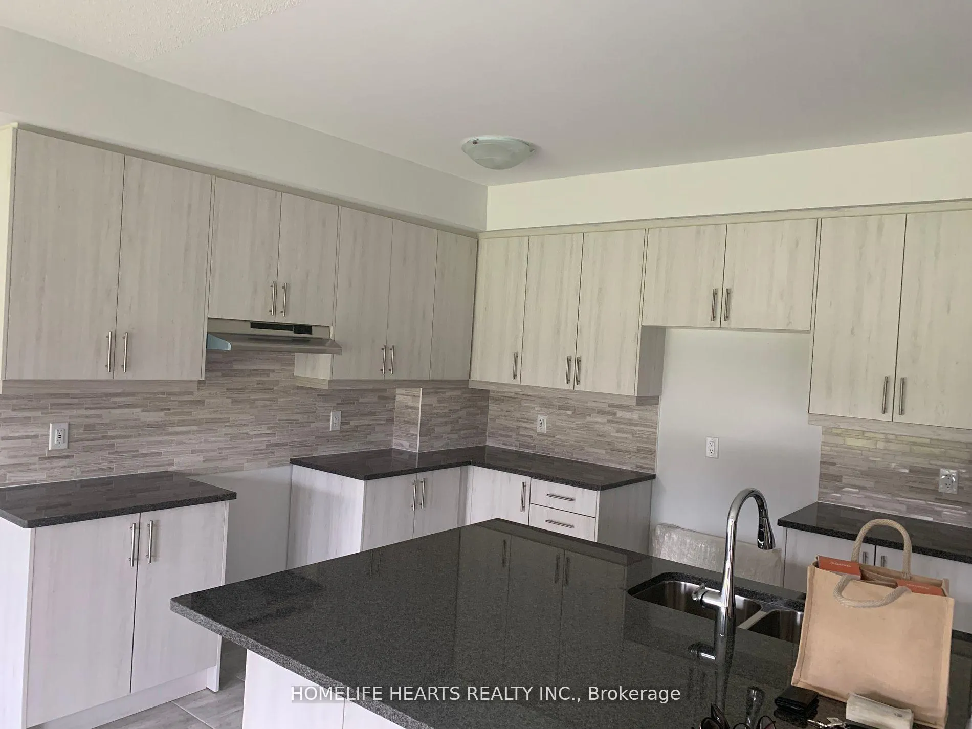 Photo 3 of 15 Admiral Road, Welland, Hwy 406/Welland — HOMEH