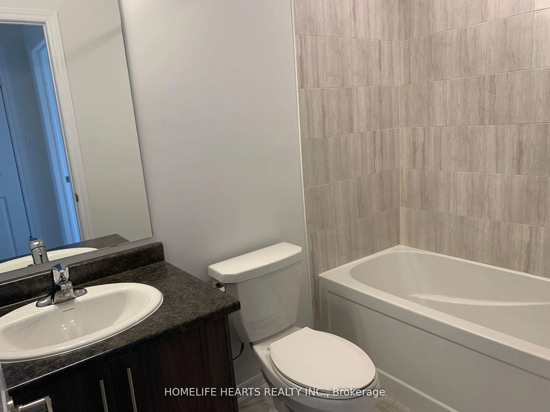 Photo 11 of 15 Admiral Road, Welland, Hwy 406/Welland — HOMEH