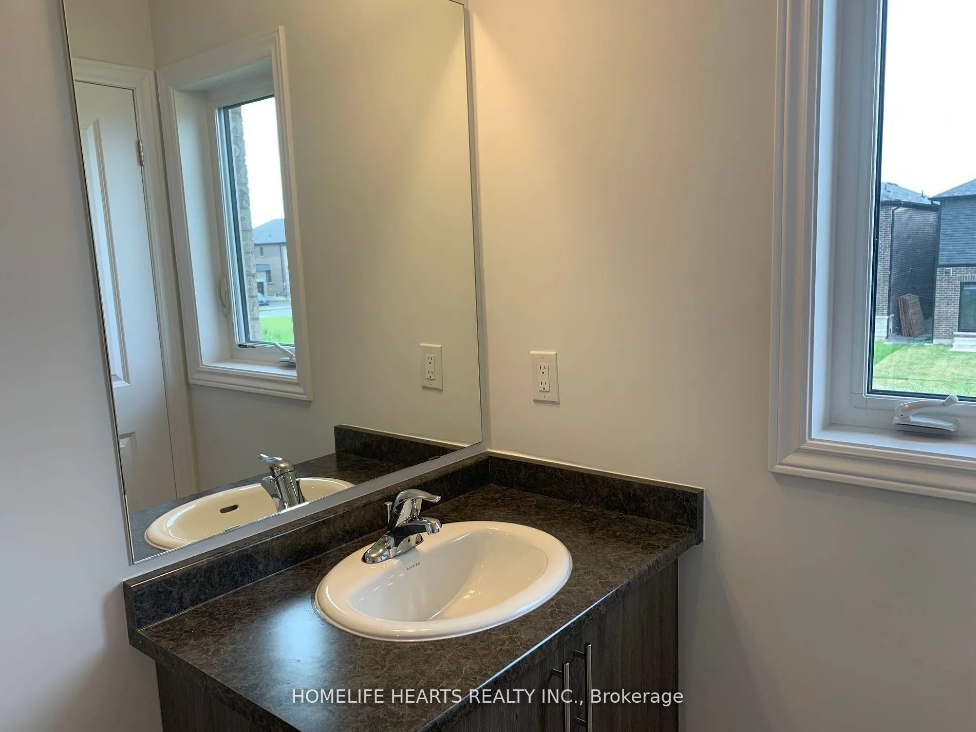 Photo 13 of 15 Admiral Road, Welland, Hwy 406/Welland — HOMEH