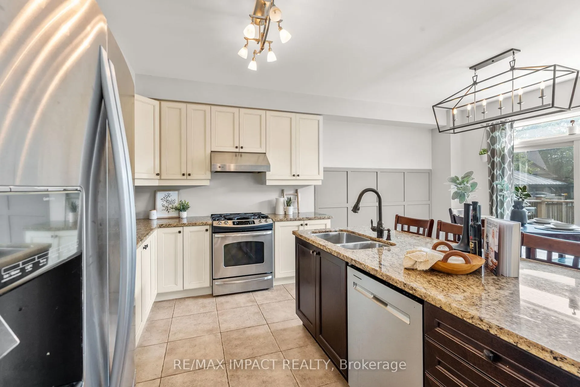 Photo 5 of 376 West Scugog Lane, Clarington, Bowmanville — HOMEH
