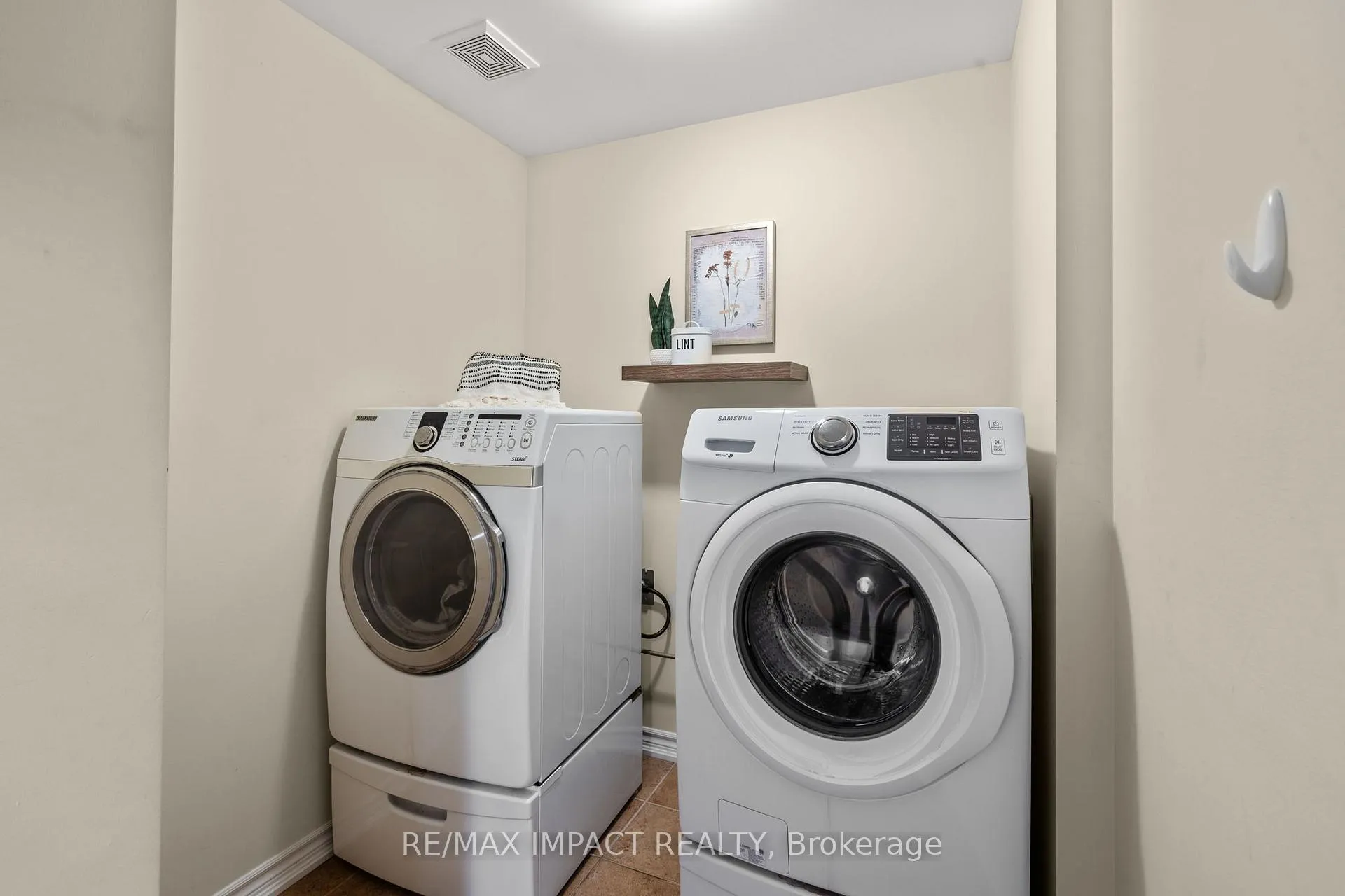 Photo 18 of 376 West Scugog Lane, Clarington, Bowmanville — HOMEH