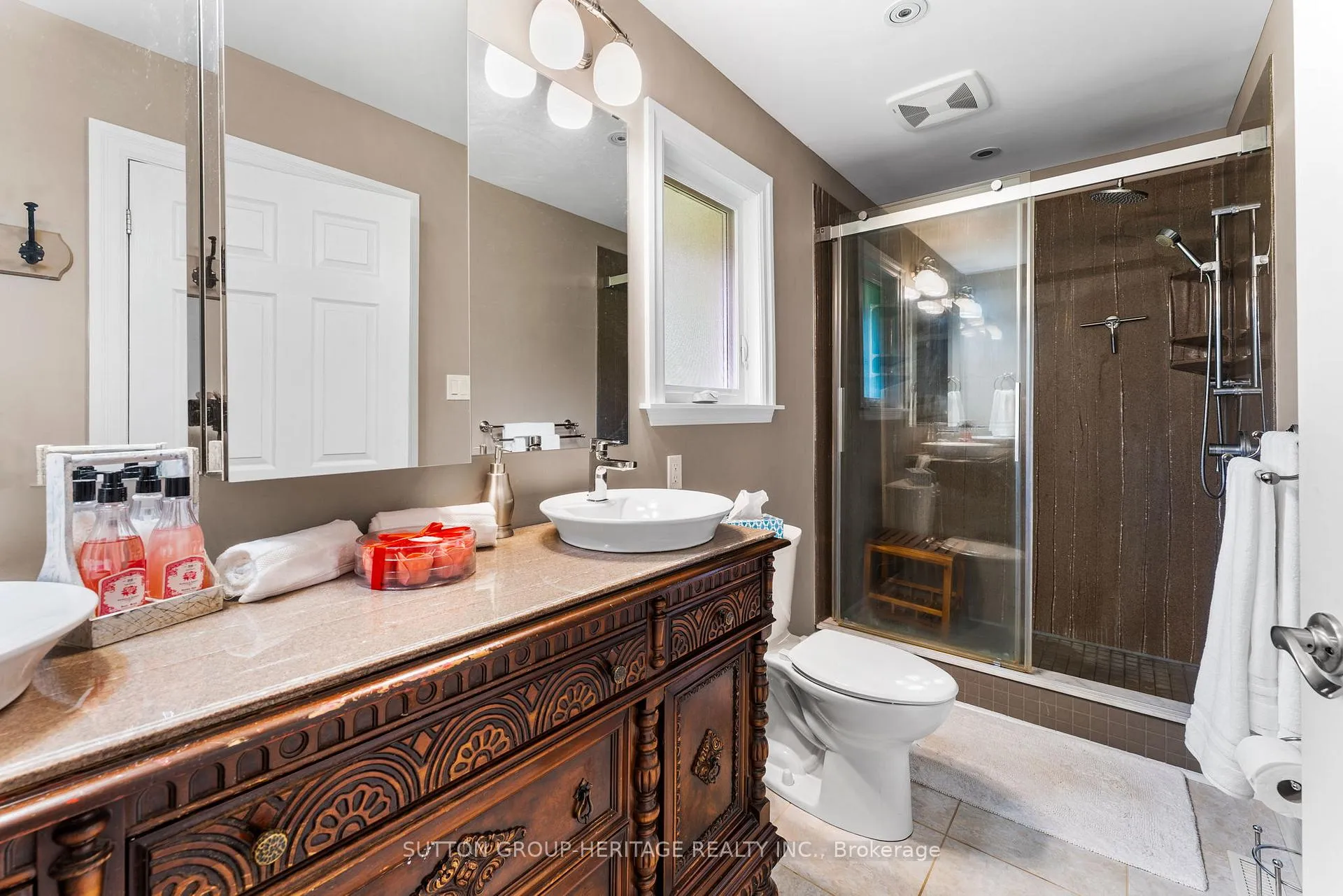 Photo 11 of 1562 King Street, Scugog, Port Perry — HOMEH