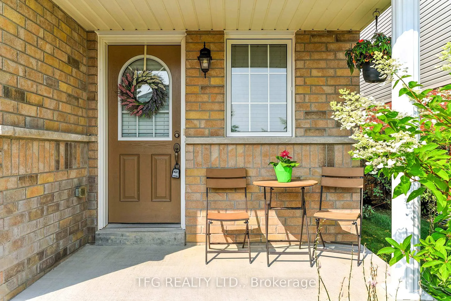 Photo 3 of 153 Mallory Street, Clarington, Courtice — HOMEH