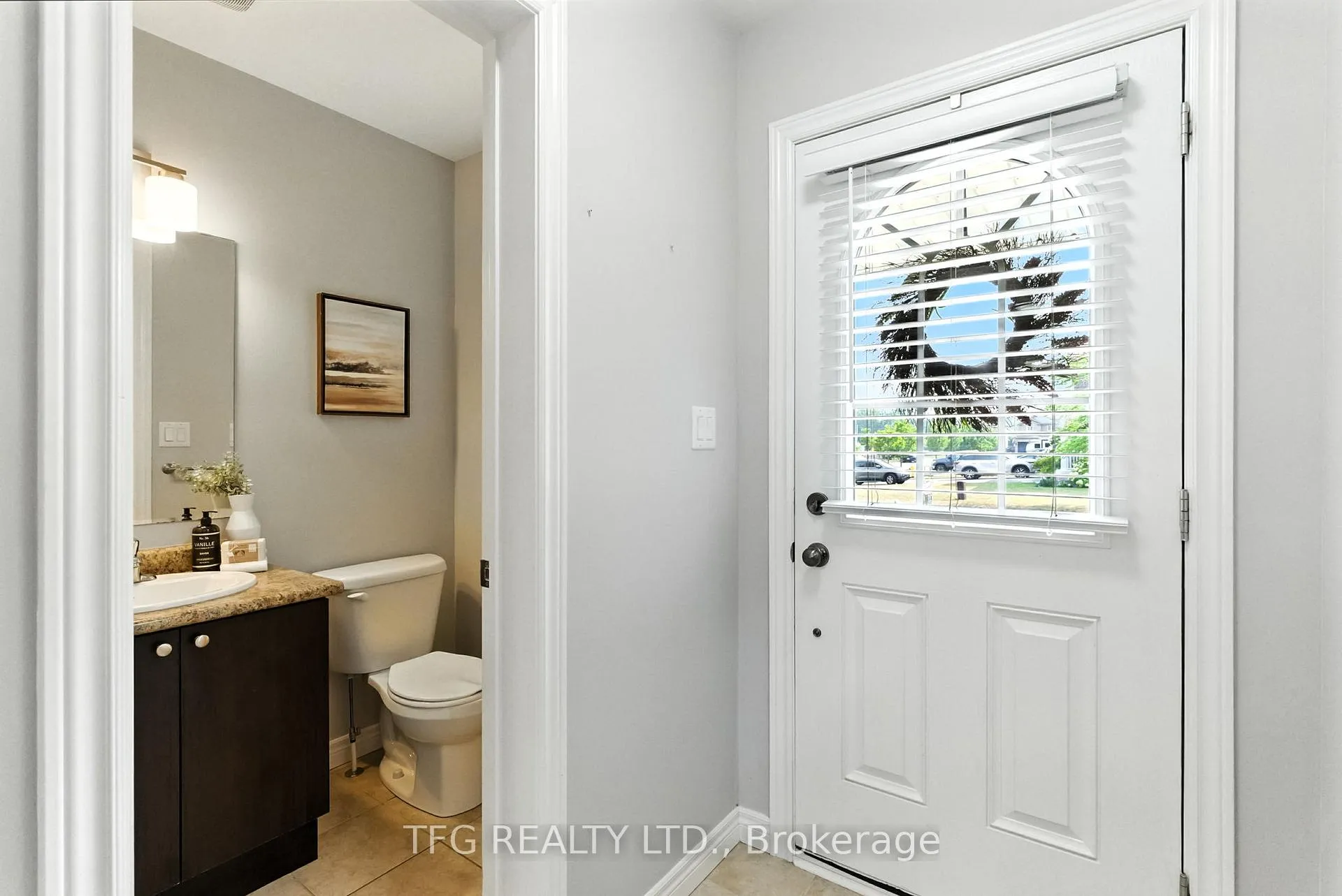 Photo 5 of 153 Mallory Street, Clarington, Courtice — HOMEH