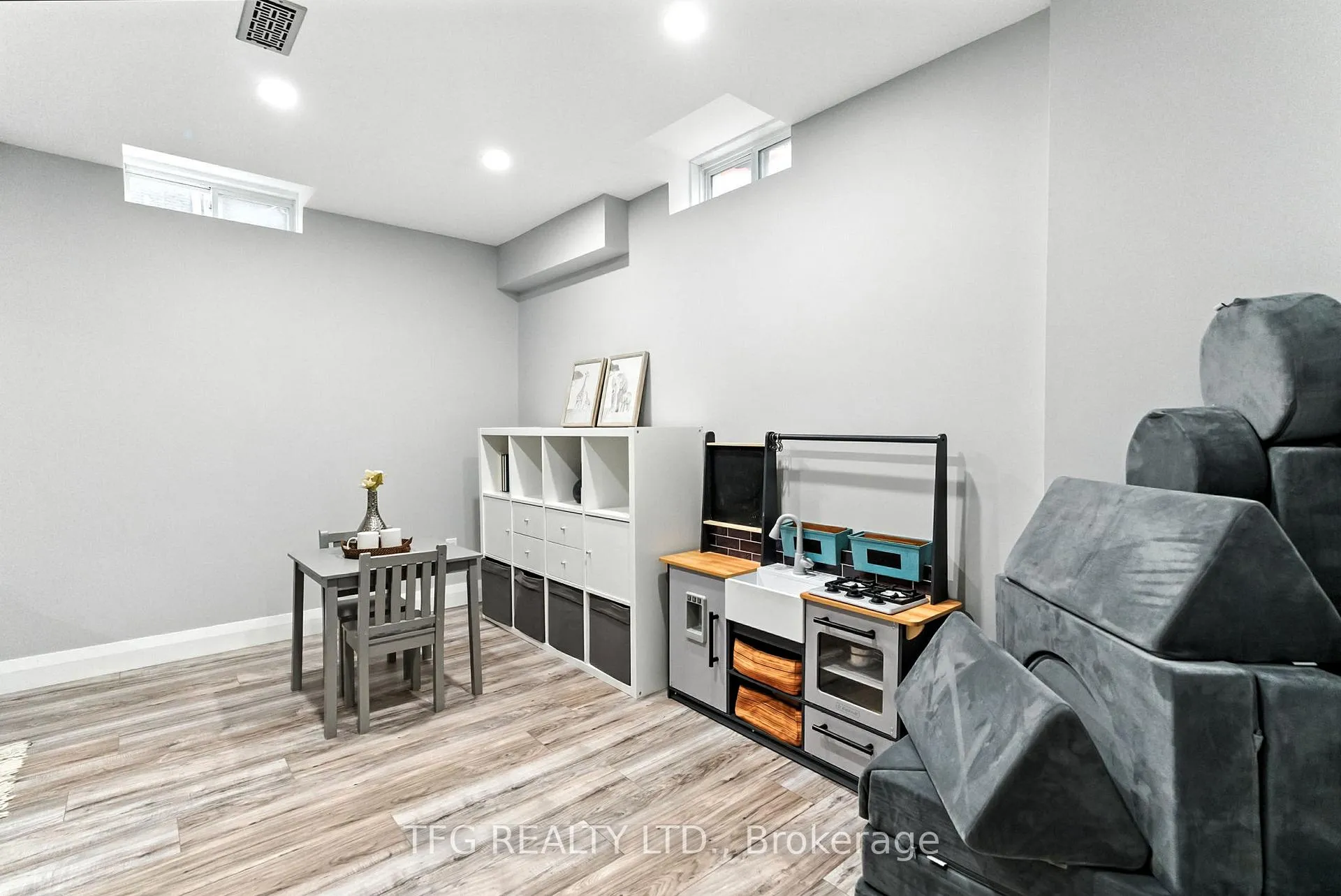 Photo 29 of 153 Mallory Street, Clarington, Courtice — HOMEH