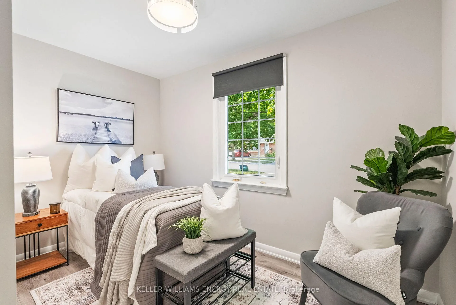 Photo 9 of 28 Admiral Road, Ajax, South East — HOMEH