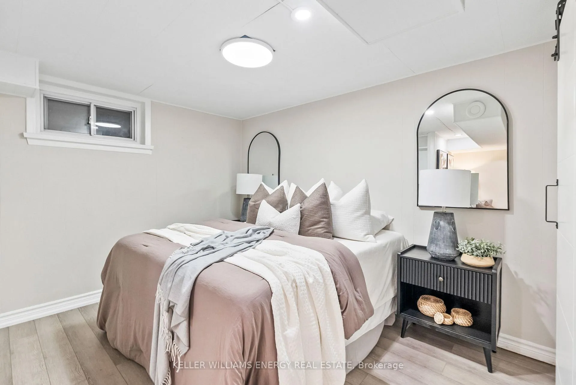 Photo 25 of 28 Admiral Road, Ajax, South East — HOMEH