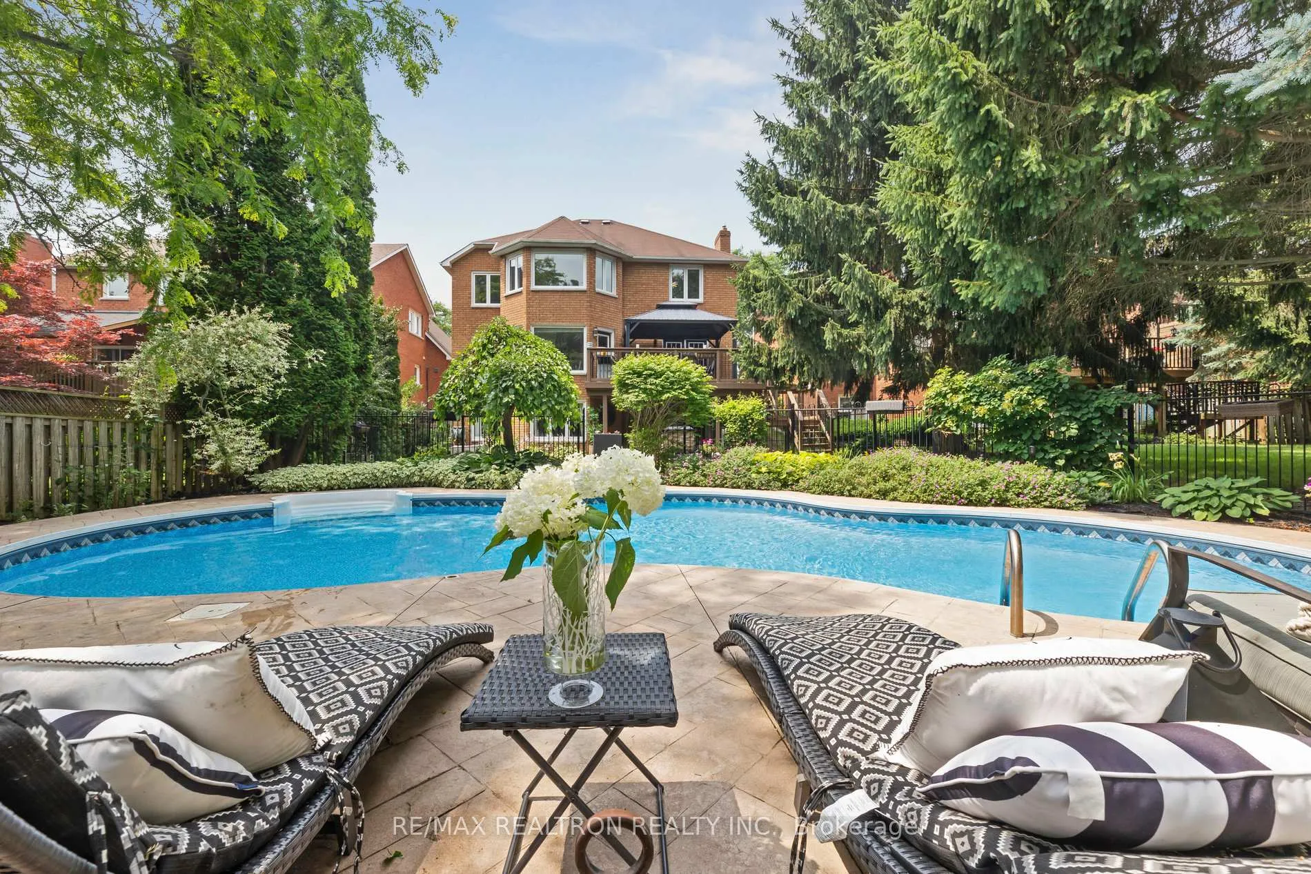 Front of 9 Foster Creek Drive