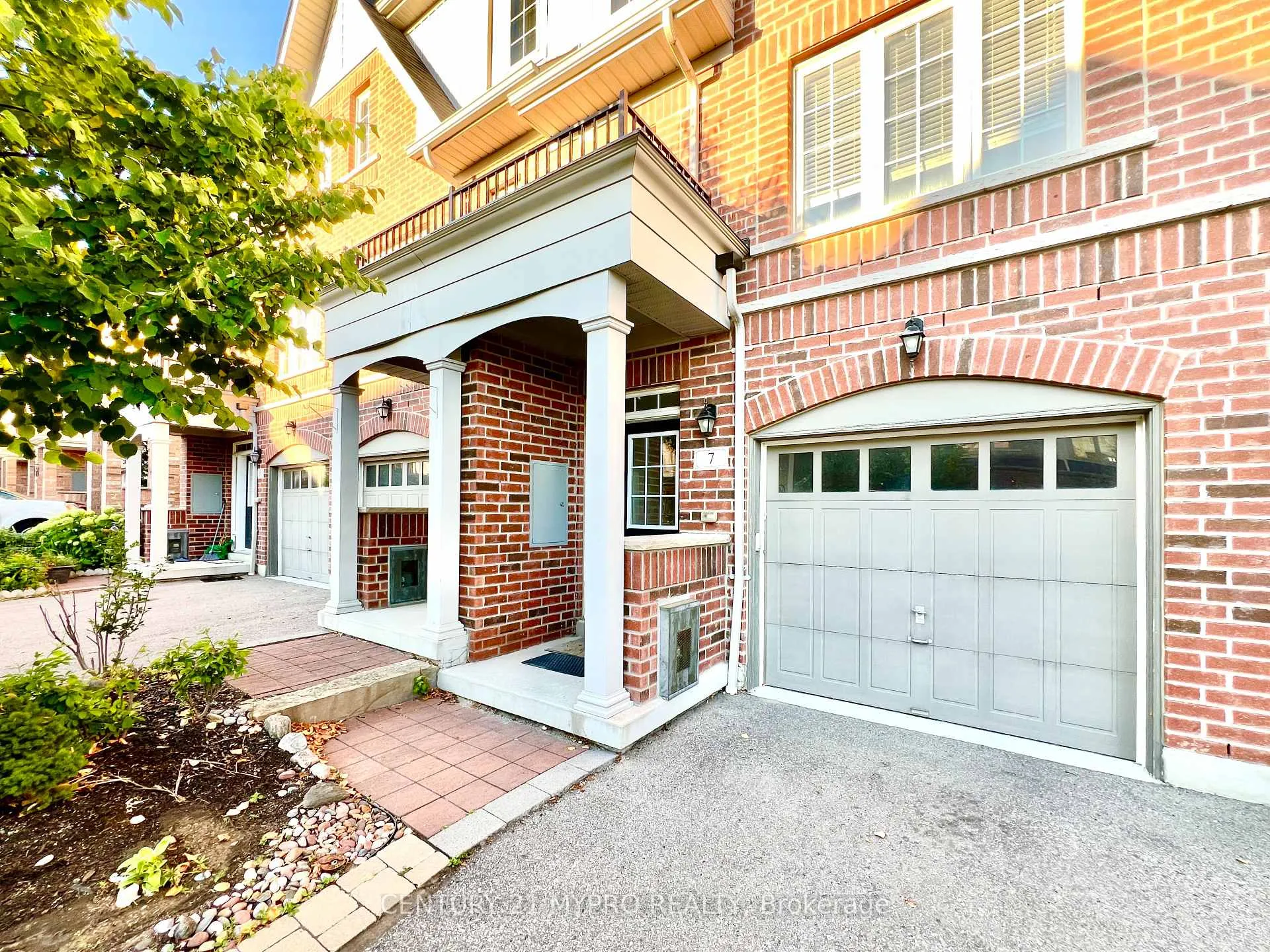 Photo 2 of 7 Magpie Way, Whitby, Blue Grass Meadows — HOMEH